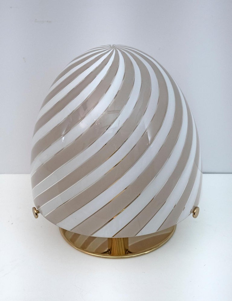 Late 20th Century Mid-Century Modern Italian Murano Glass Mushroom Spiral Table Lamp, 1970s For Sale