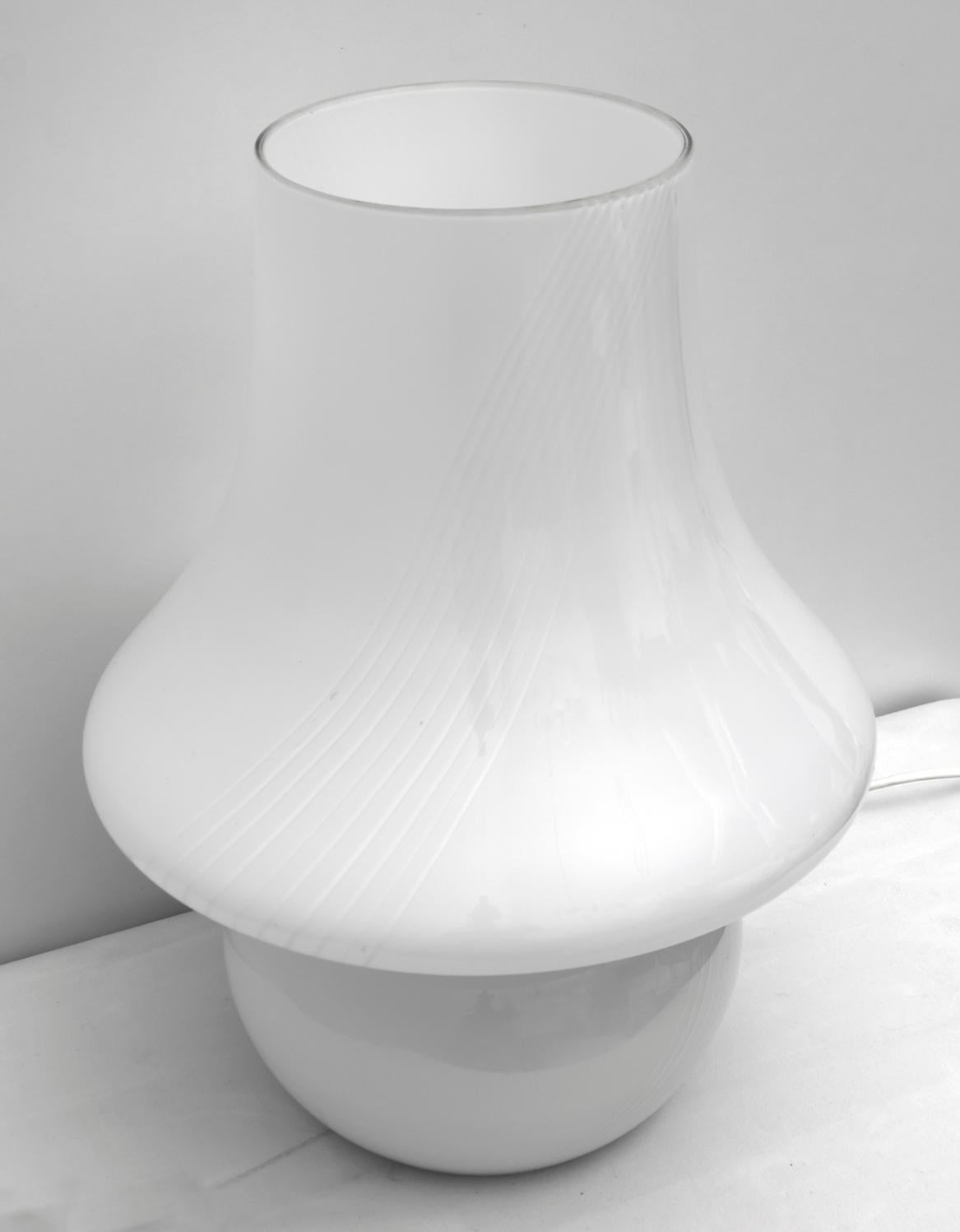 Lampe de bureau champignon en verre de Murano, italienne, moderne du milieu du siècle dernier, 1970 Bon état - En vente à Puglia, Puglia