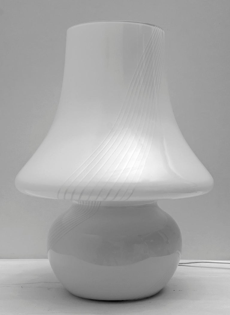Mid-Century Modern Italian Murano Glass Mushroom Table Lamp, 1970s For Sale 1