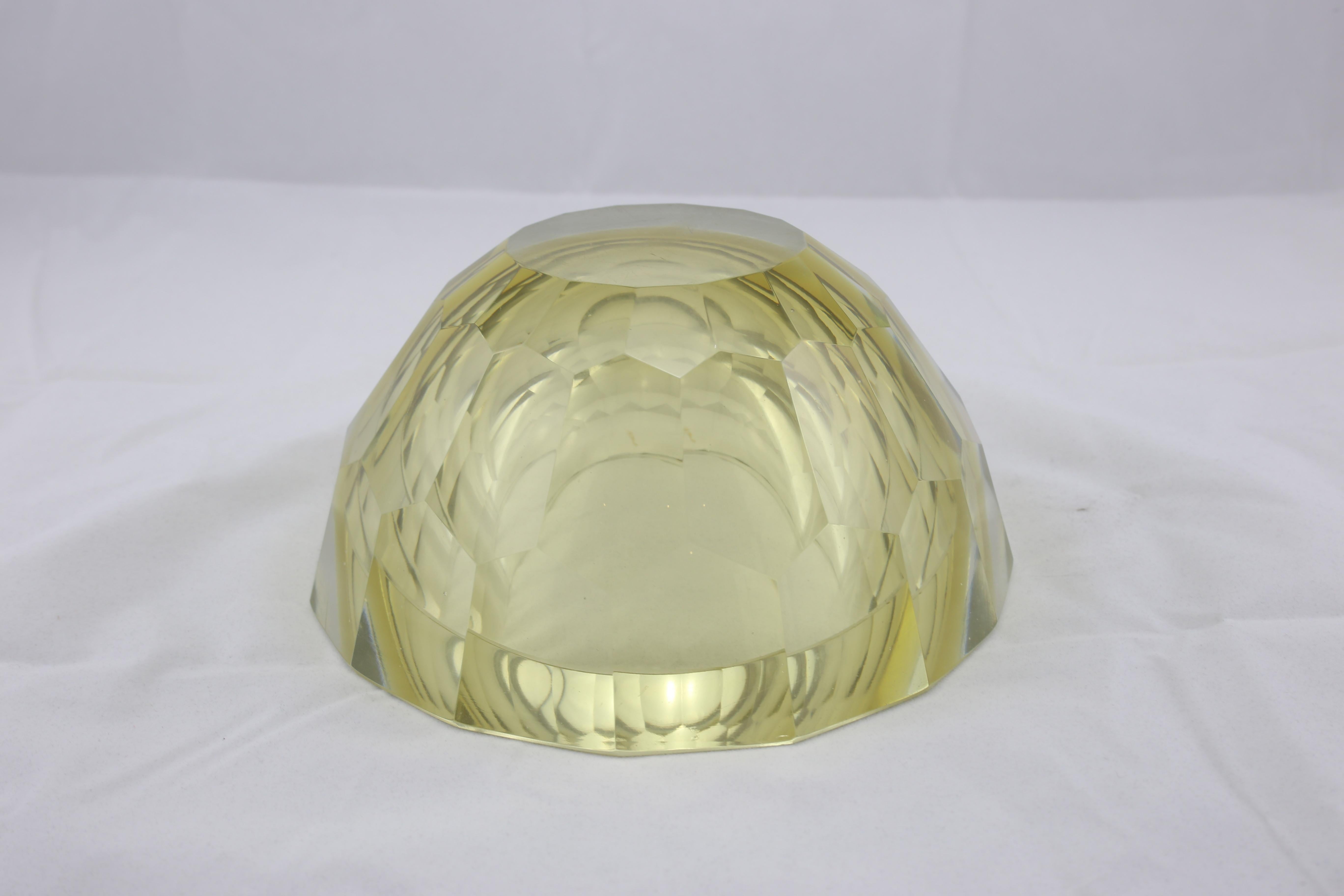 Mid-Century Modern Italian Murano Glass Round yellow and Clear Ashtray, 1970s In Excellent Condition For Sale In Byron Bay, NSW