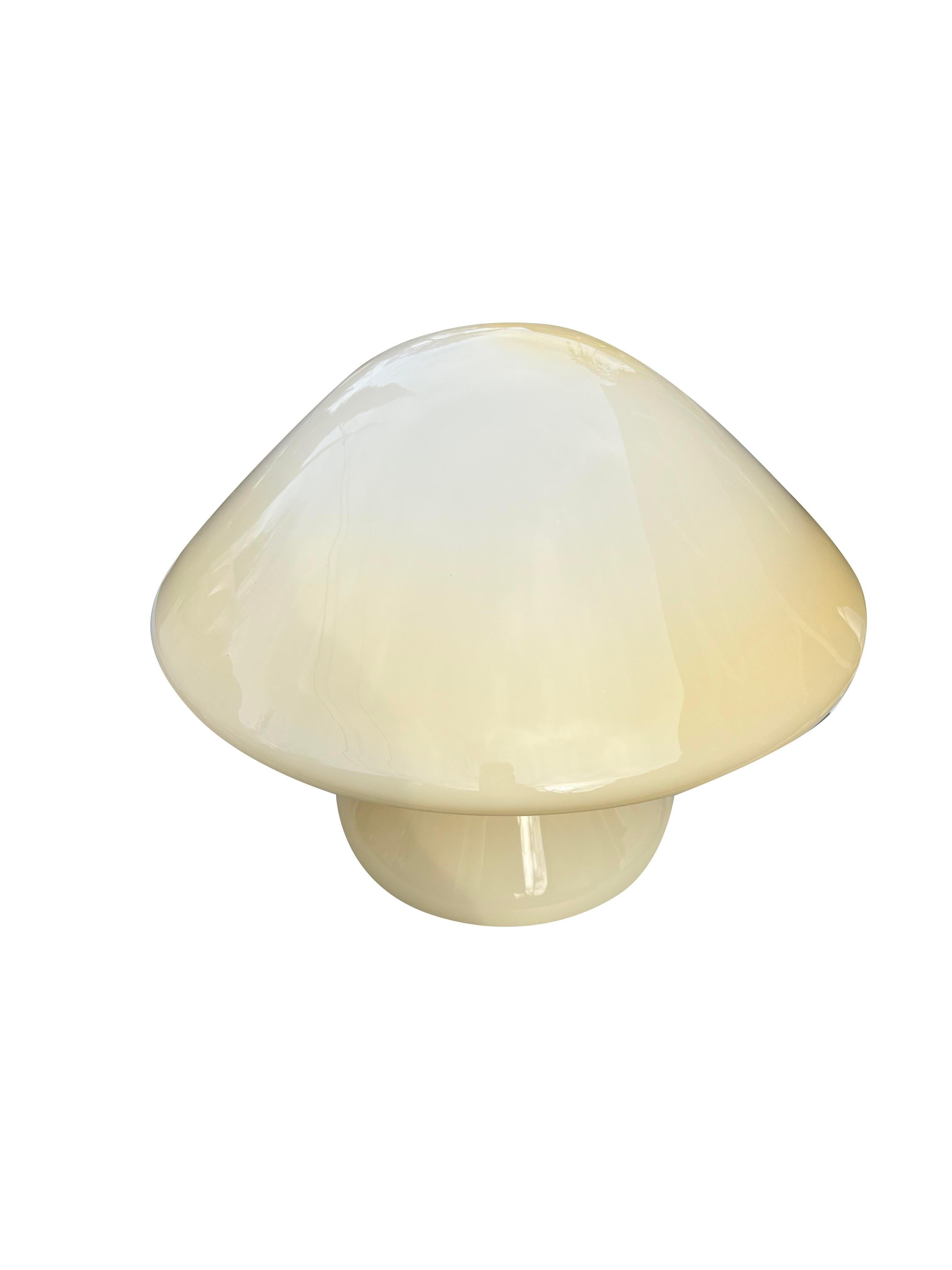 Lampe de table champignon italienne moderne du milieu du siècle dernier en verre de Murano en vente 1