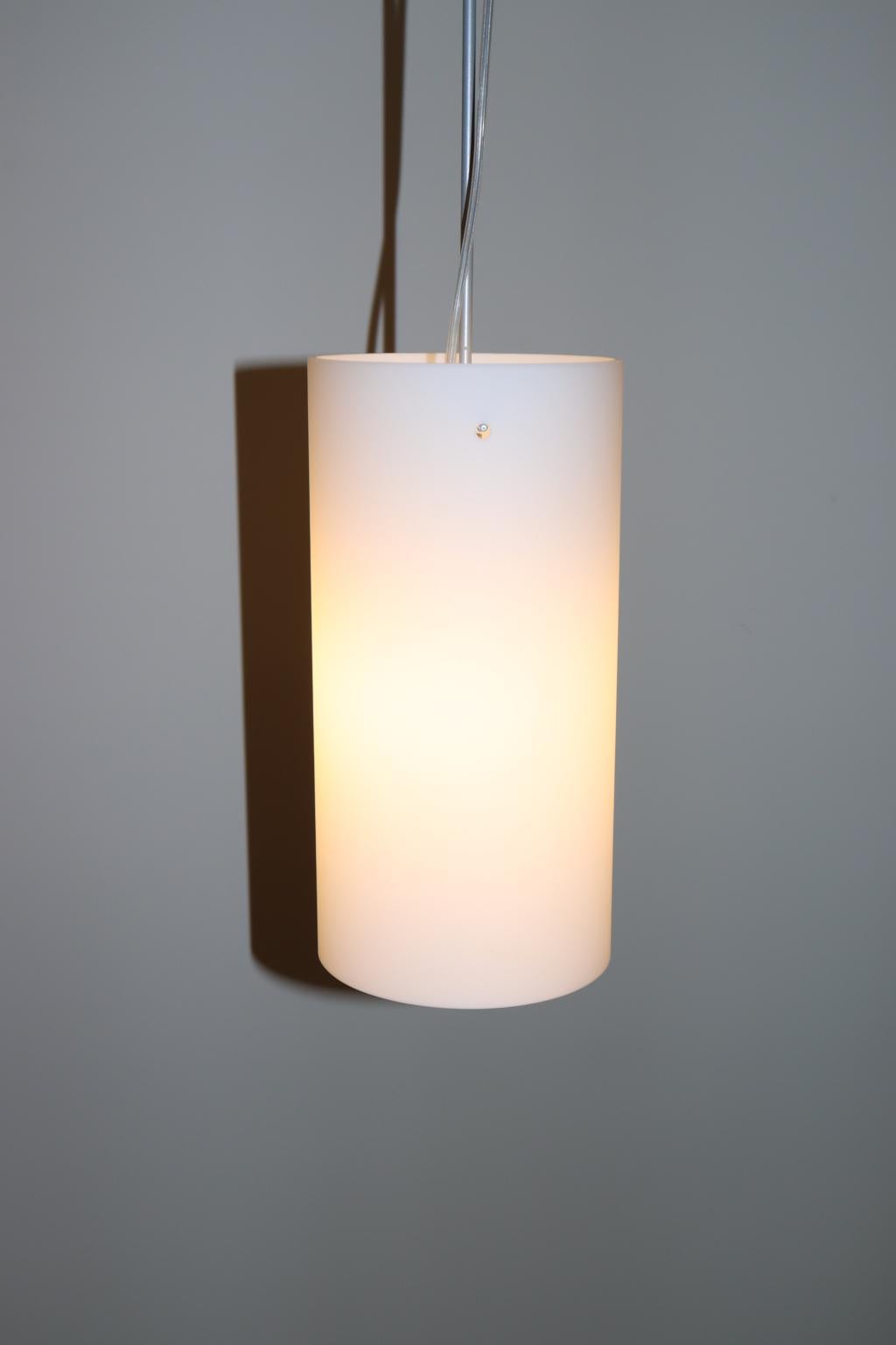 Mid-Century Modern Italian Murano Hand Blown White Glass Pendant Lamp For Sale 4