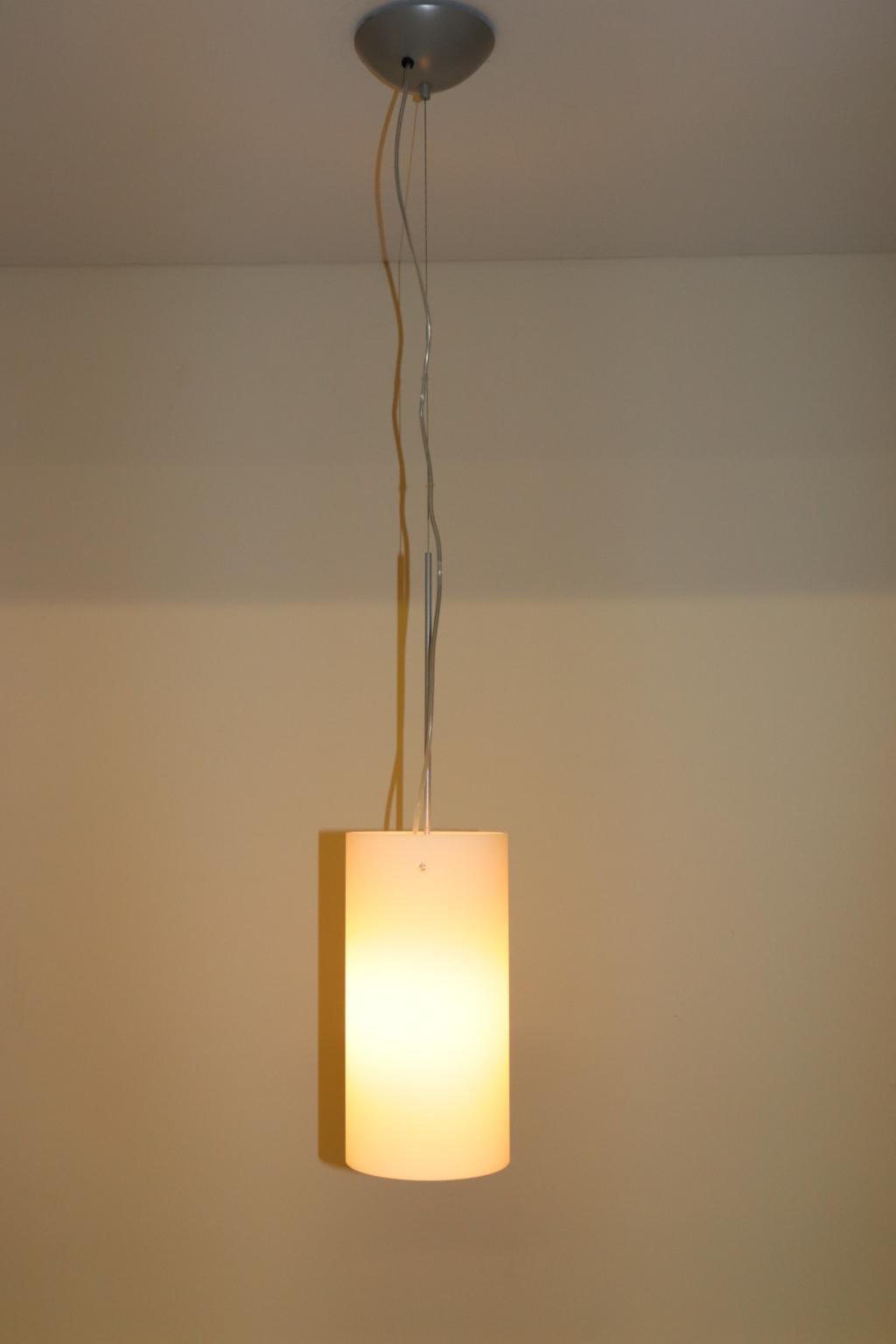 Hand-Crafted Mid-Century Modern Italian Murano Hand Blown White Glass Pendant Lamp For Sale