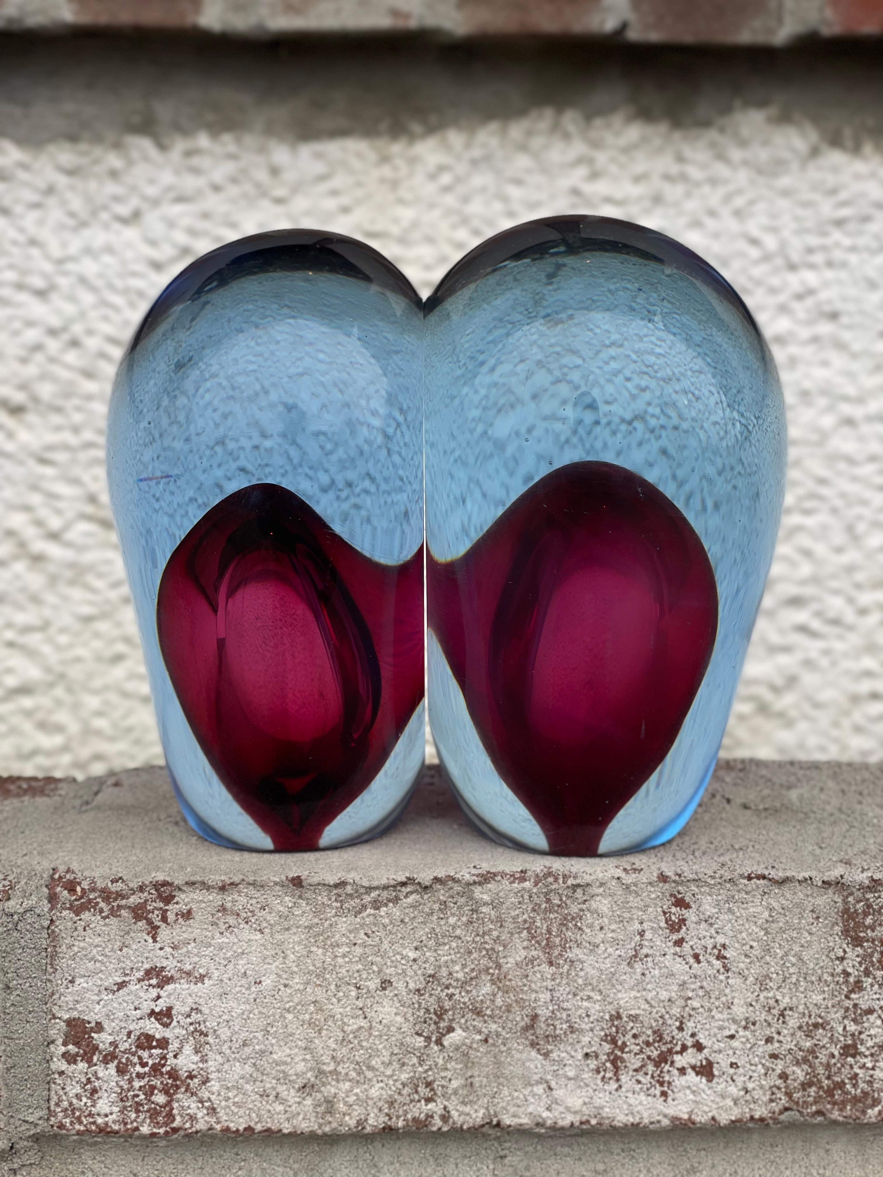 Hand-Crafted Mid-Century Modern Italian Murano Sommerso Art Glass Bookends For Sale