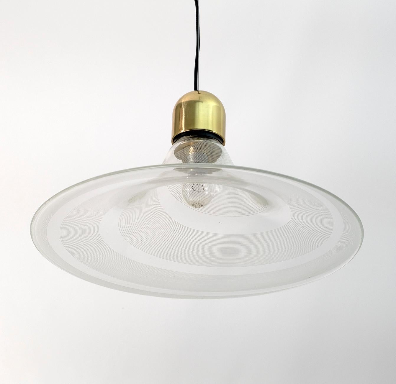 Mid-Century Modern Italian Murano Spiral Glass Pendant Lamp, 1970s In Good Condition For Sale In Puglia, Puglia
