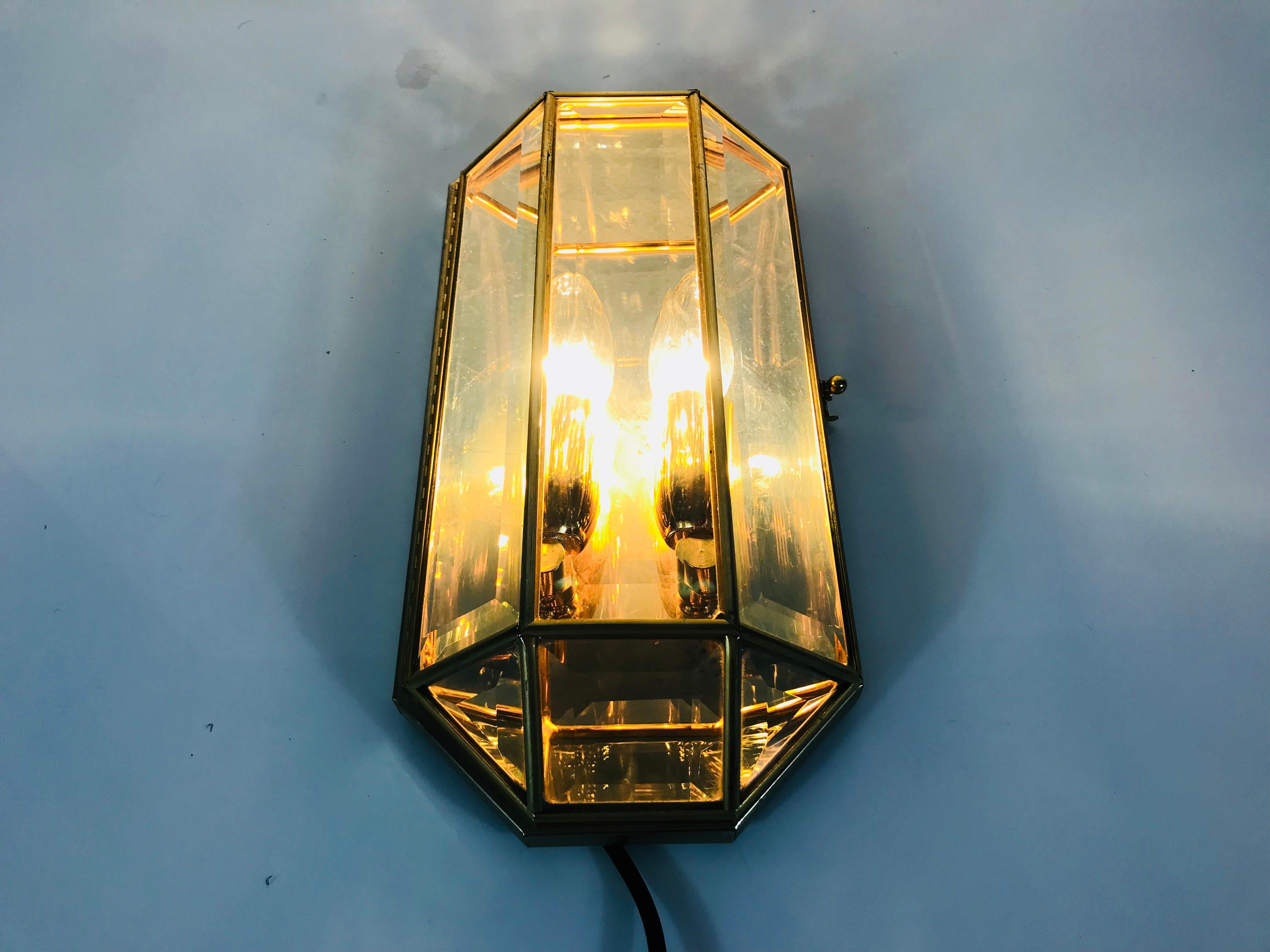 Mid-Century Modern Italian Octagonal Wall Lamp, Italy, 1960s For Sale 7