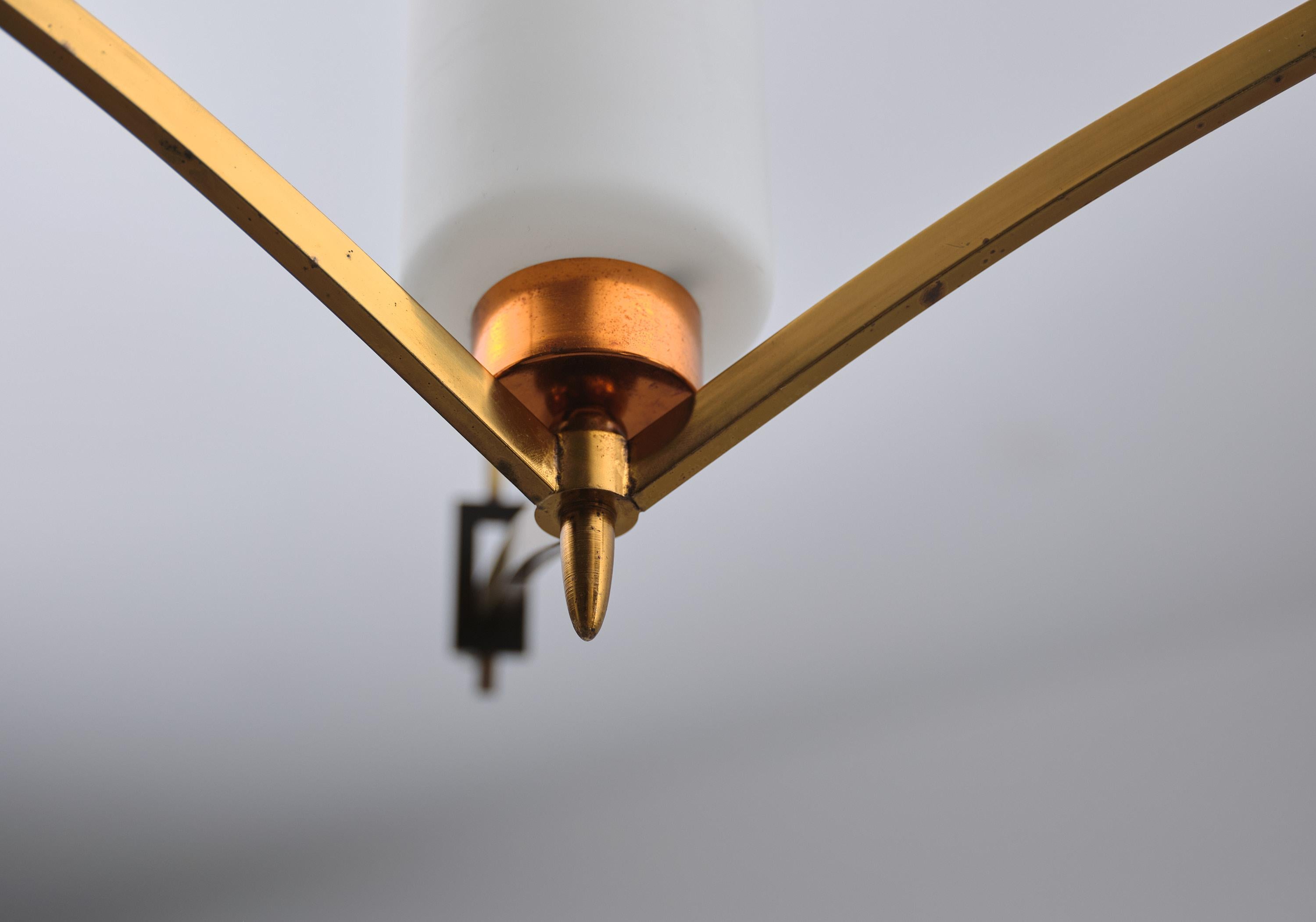 Mid-Century Modern Italian Opaline Glass and Brass Pendant Chandelier For Sale 4