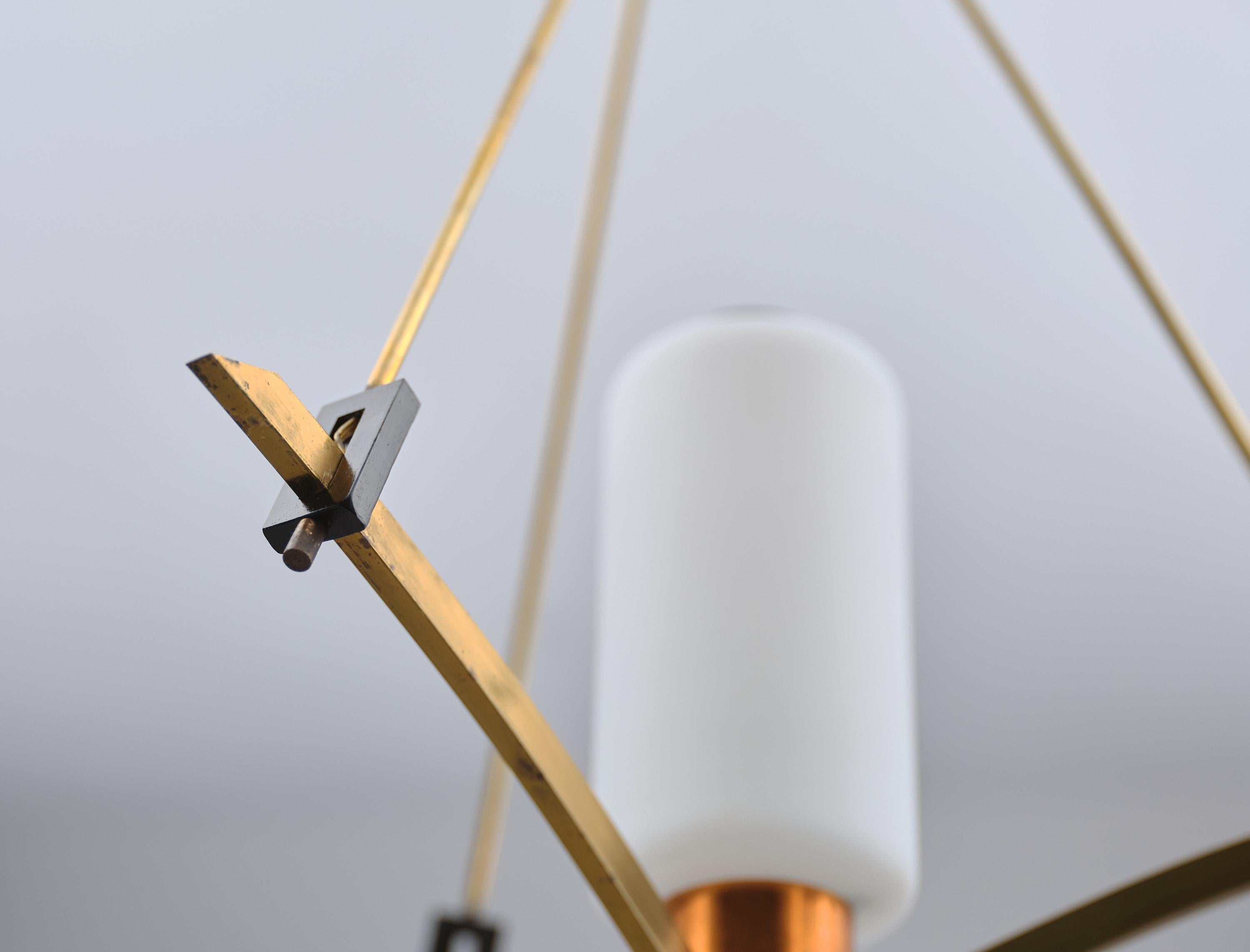 Mid-Century Modern Italian Opaline Glass and Brass Pendant Chandelier For Sale 5