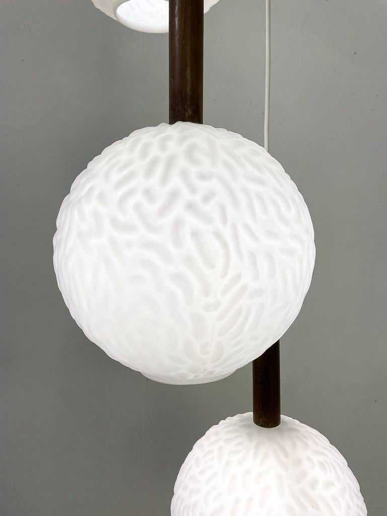 Mid-Century Modern Italian Opaline Suspension, Italy, 1960s In Good Condition For Sale In Brussels, BE