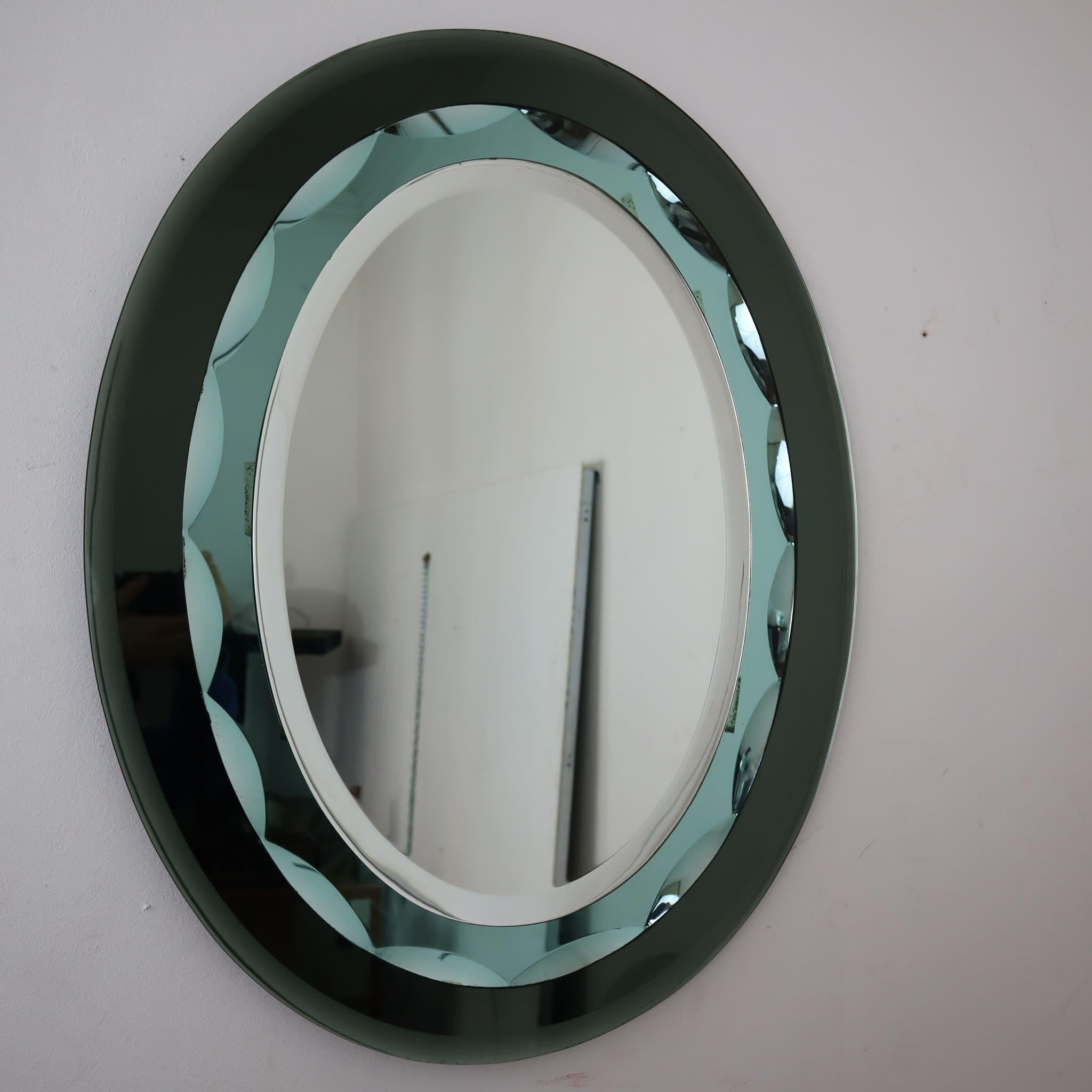 Mid-century modern italian oval green mirror by Cristal Art, Italy, 1960s For Sale 1