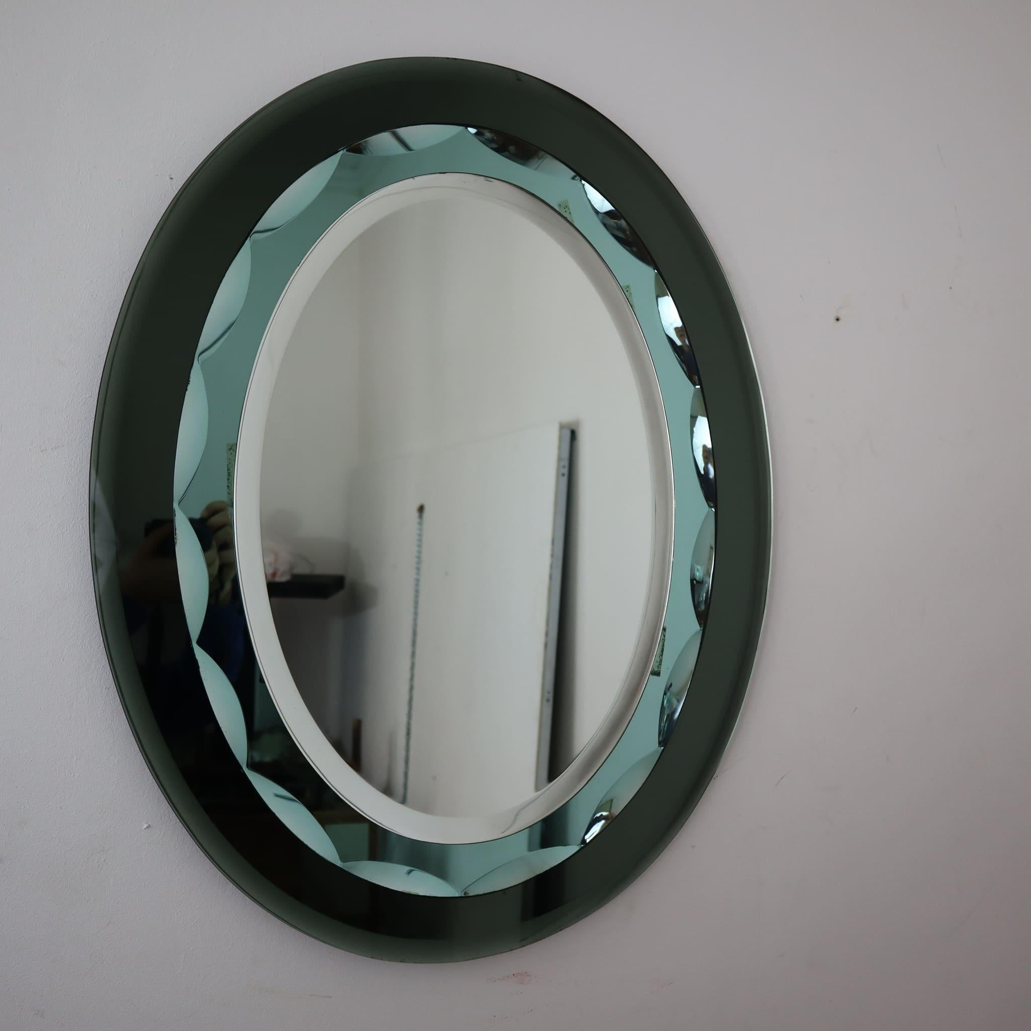Mid-century modern italian oval green mirror by Cristal Art, Italy, 1960s For Sale 2