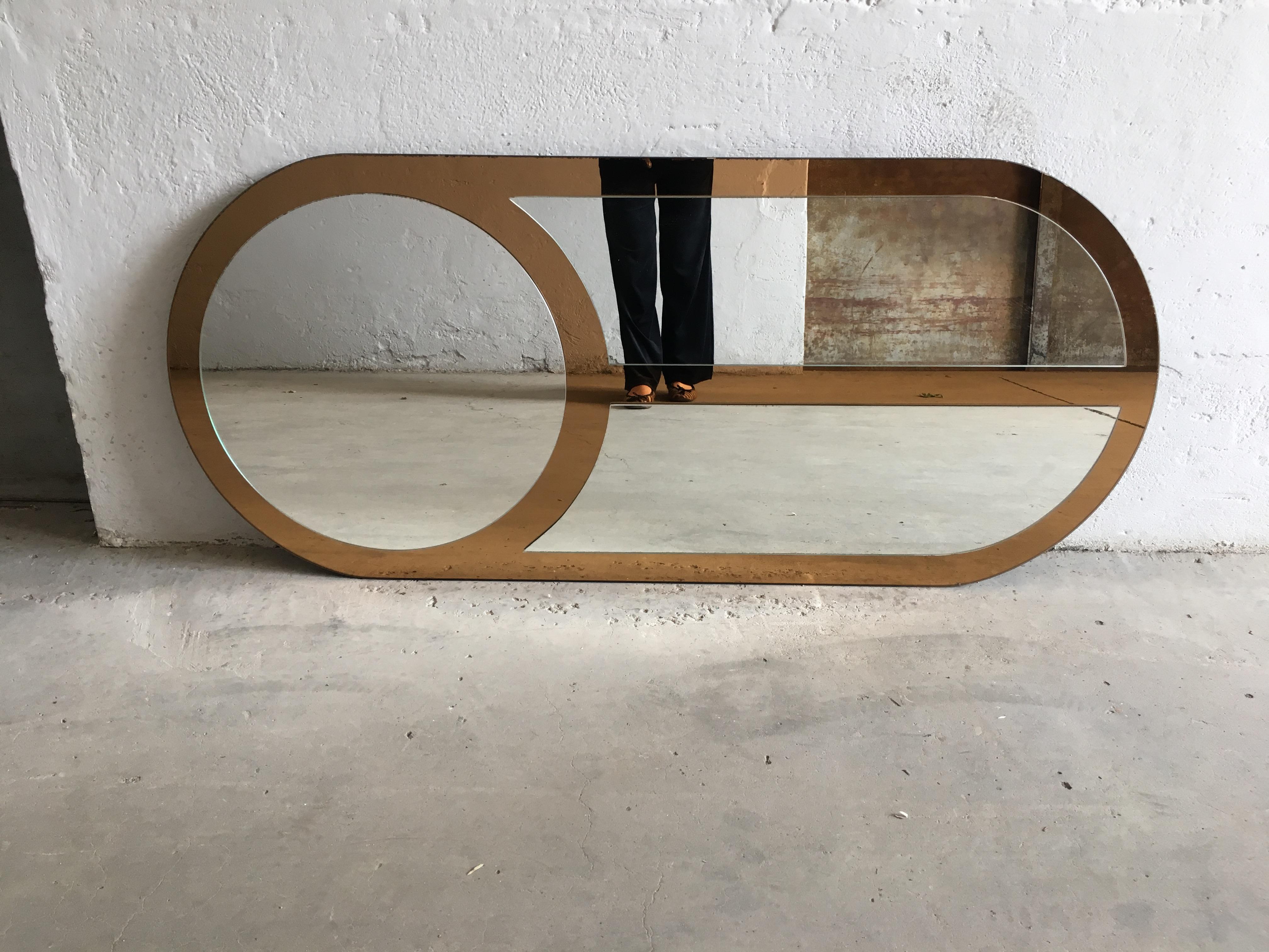 Mid-Century Modern Italian Oval Shaped Wall Mirror, 1970s In Good Condition In Prato, IT