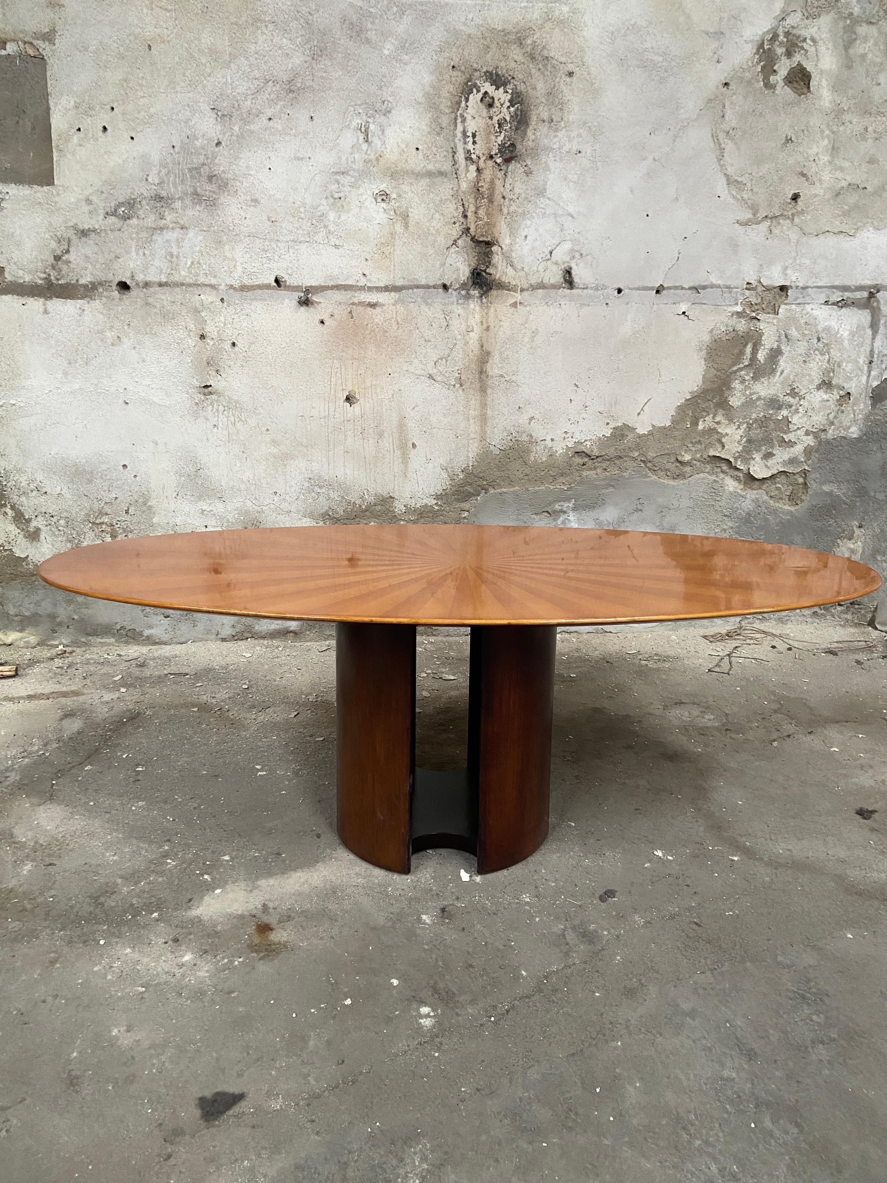 Mid-Century Modern Italian Oval Table in the Style of G. Offredi for Saporiti In Good Condition For Sale In Prato, IT