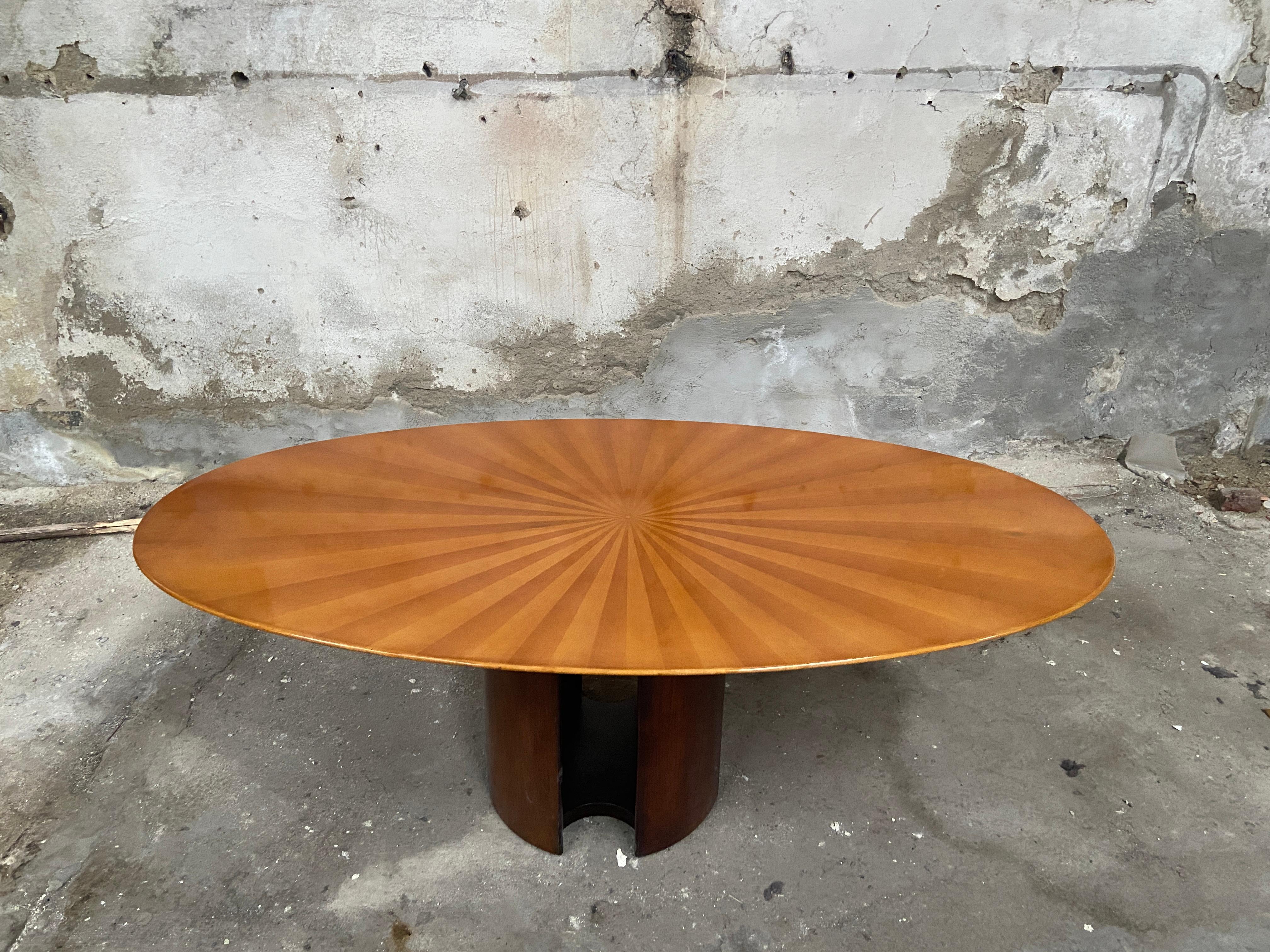 Wood Mid-Century Modern Italian Oval Table in the Style of G. Offredi for Saporiti For Sale