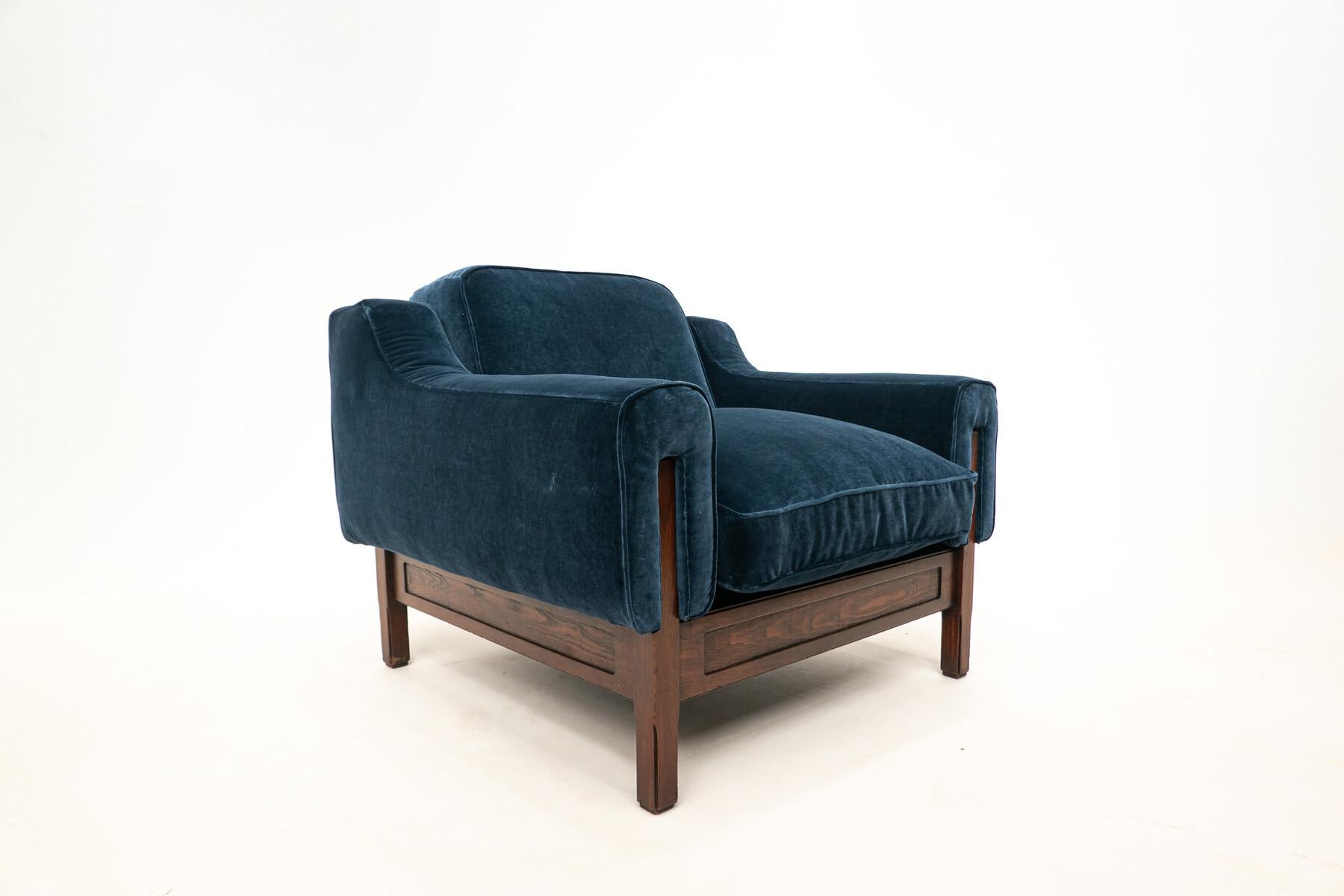Mid-20th Century Mid-Century Modern Italian Pair of Amrchairs, Wood and Blue Velvet, 1960s For Sale