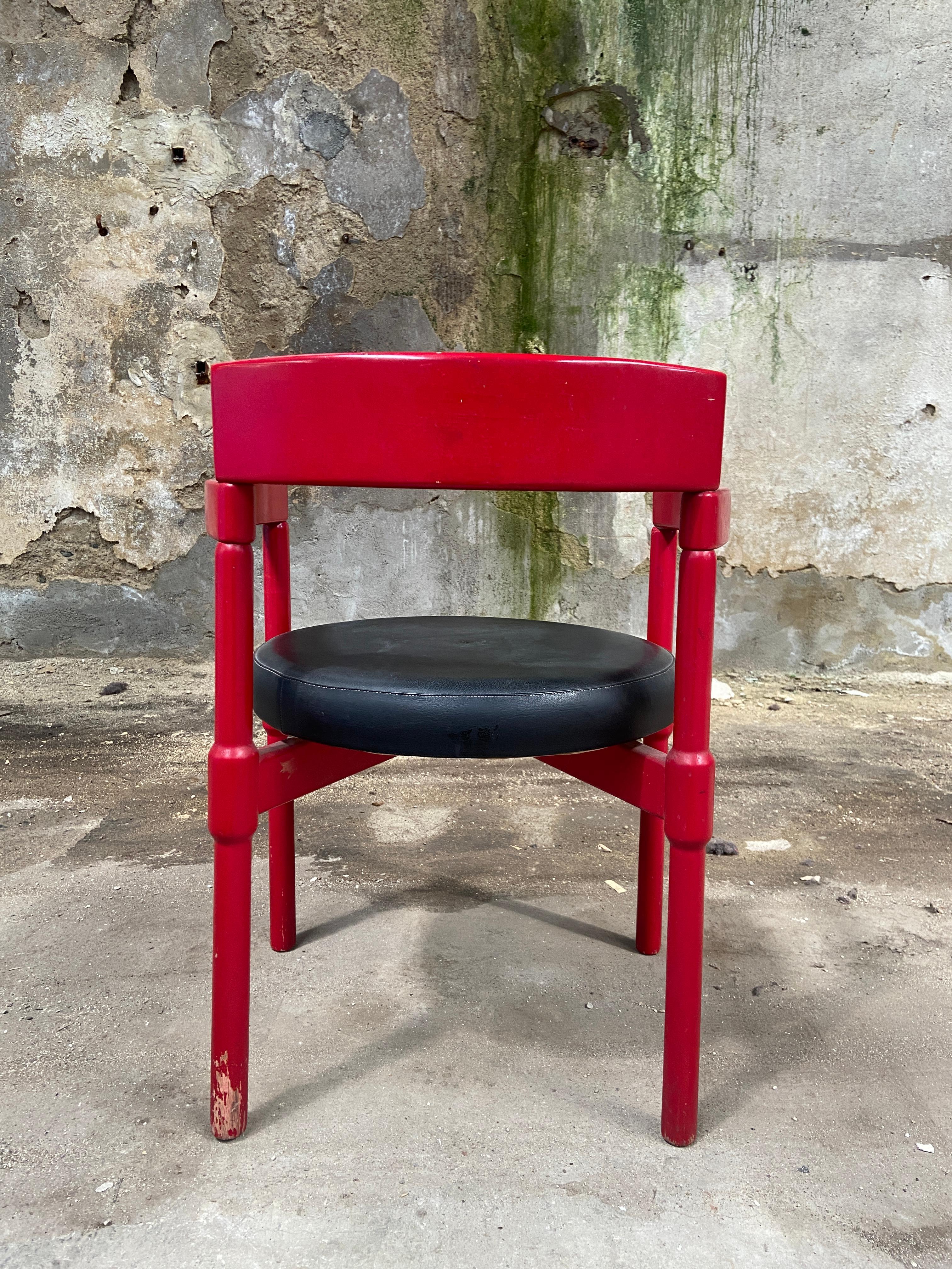 Mid-Century Modern Italian Pair of Armchairs in Lacquered Wood By Magistretti For Sale 2