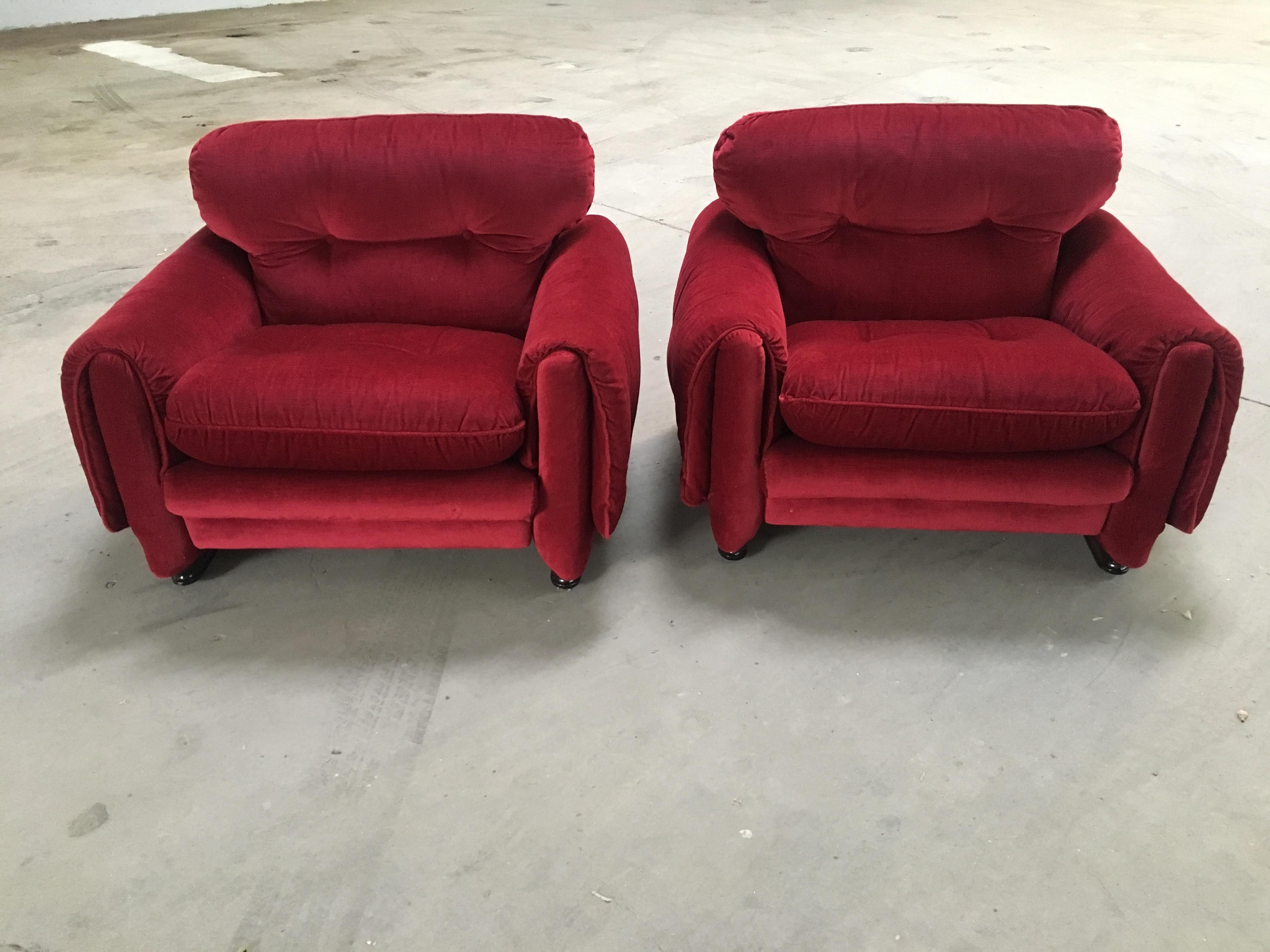 Mid-Century Modern Italian Pair of Armchairs with Original Fabric, 1970s In Good Condition For Sale In Prato, IT