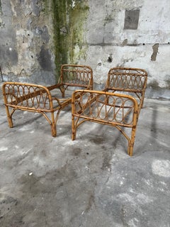 Mid-Century Modern Italian Pair of Bamboo and Rattan Beds with Bed Net. 1960s