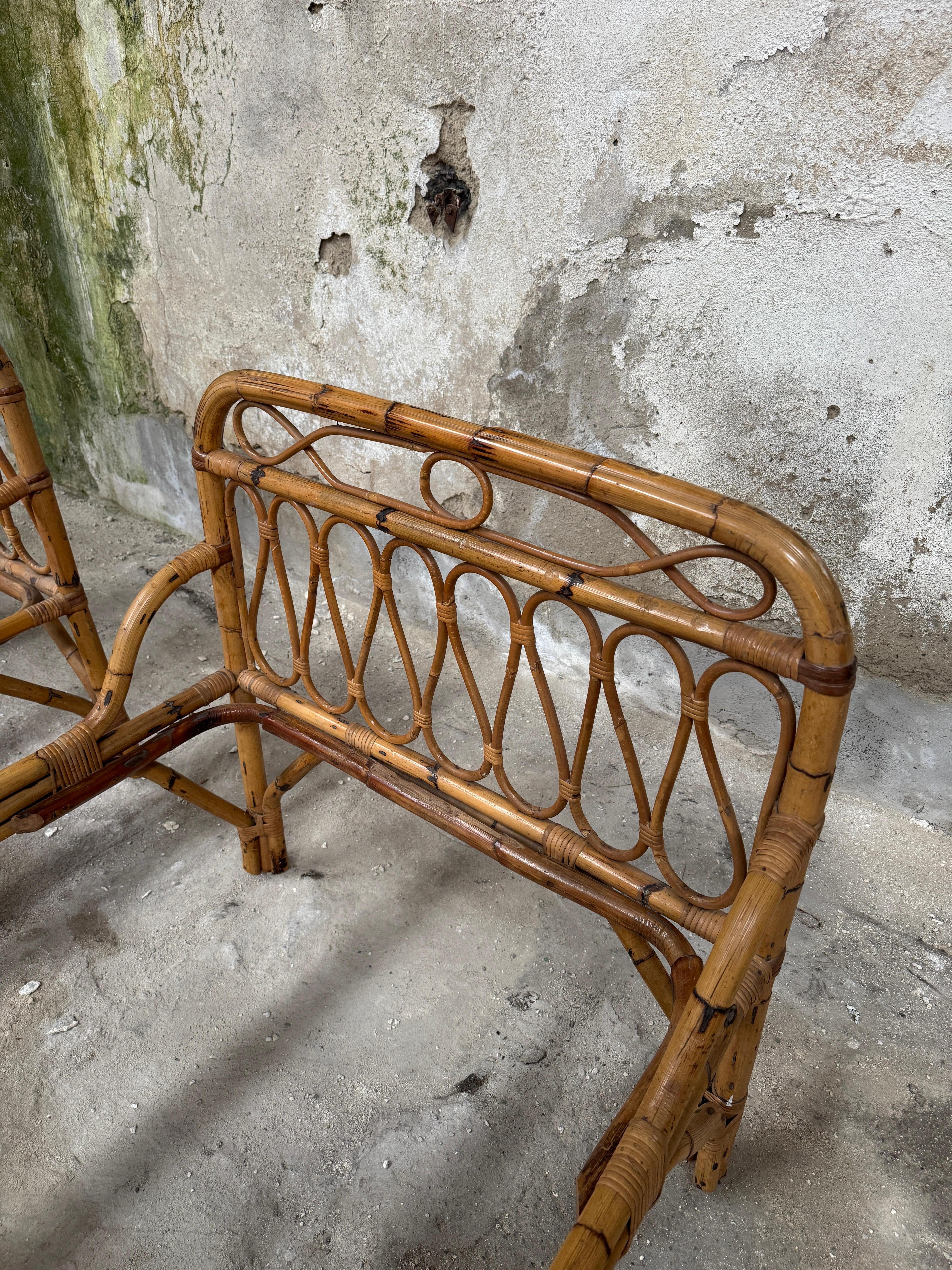 Mid-Century Modern Italian Pair of Bamboo and Rattan Beds with Bed Net. 1960s For Sale 5