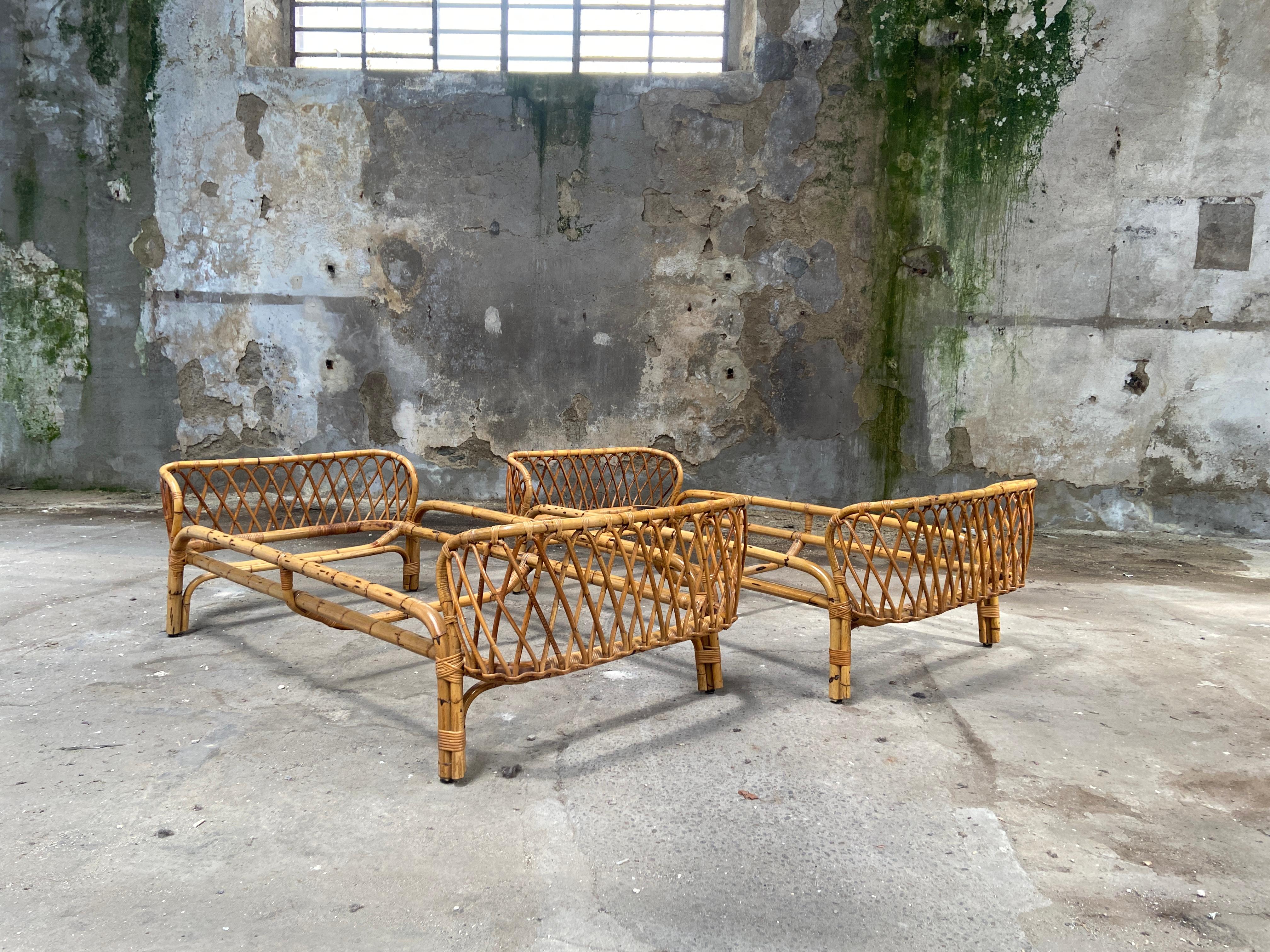Late 20th Century Mid-Century Modern Italian Pair of Bamboo and Rattan Day Beds by Franca Helg For Sale