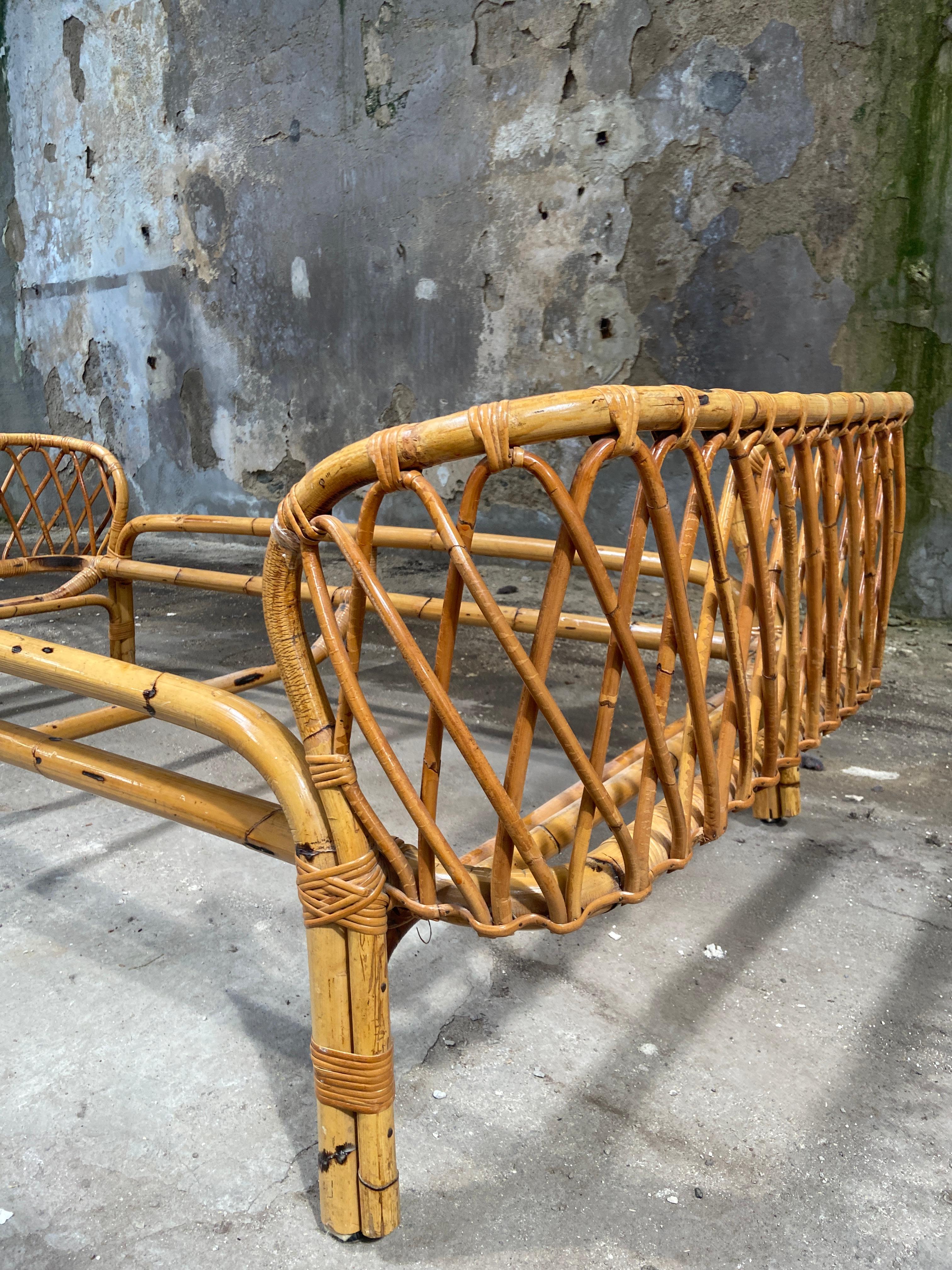 Mid-Century Modern Italian Pair of Bamboo and Rattan Day Beds by Franca Helg For Sale 4