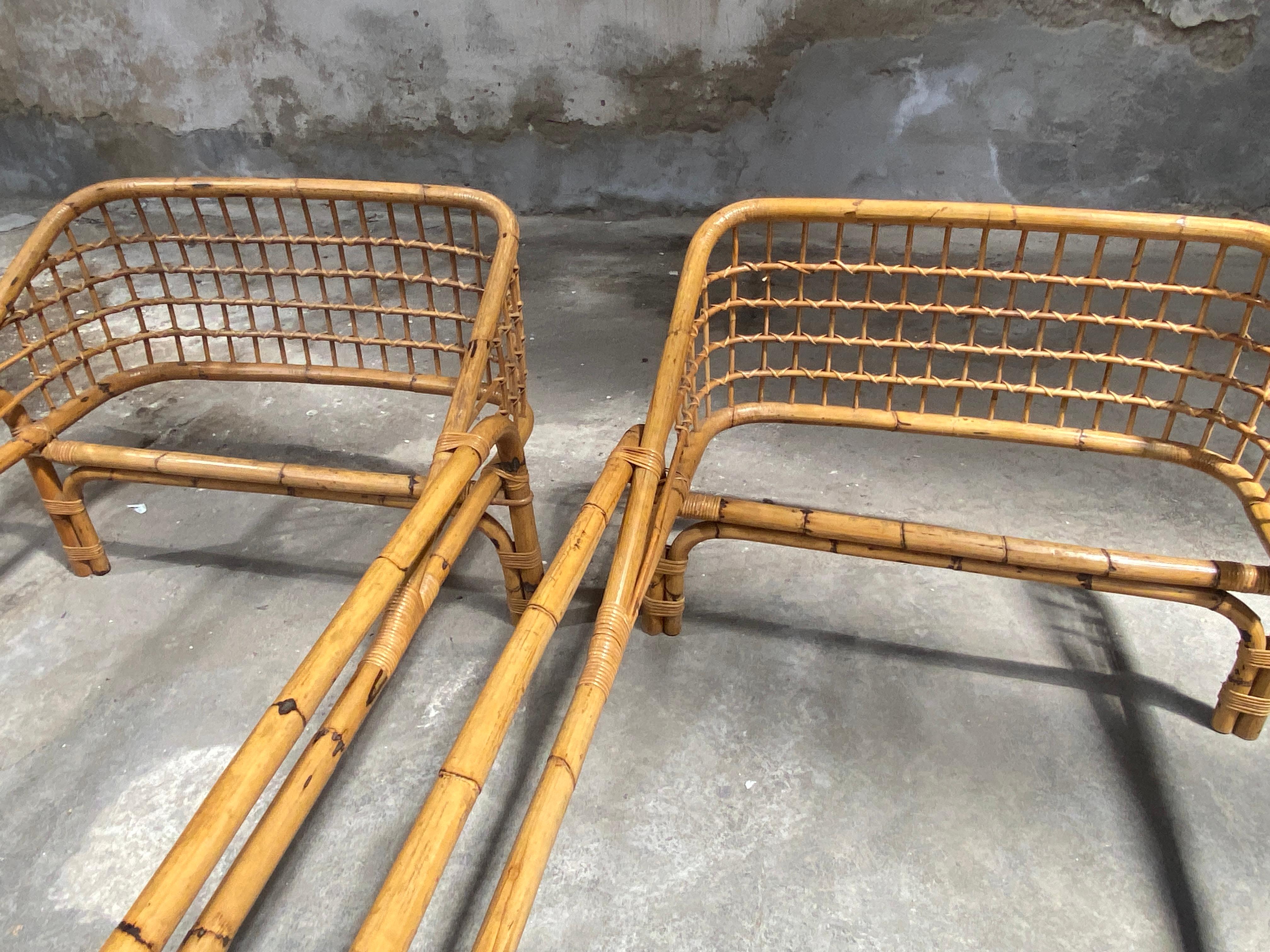 Mid-Century Modern Italian Pair of Bamboo and Rattan Single Beds. 1960s For Sale 1