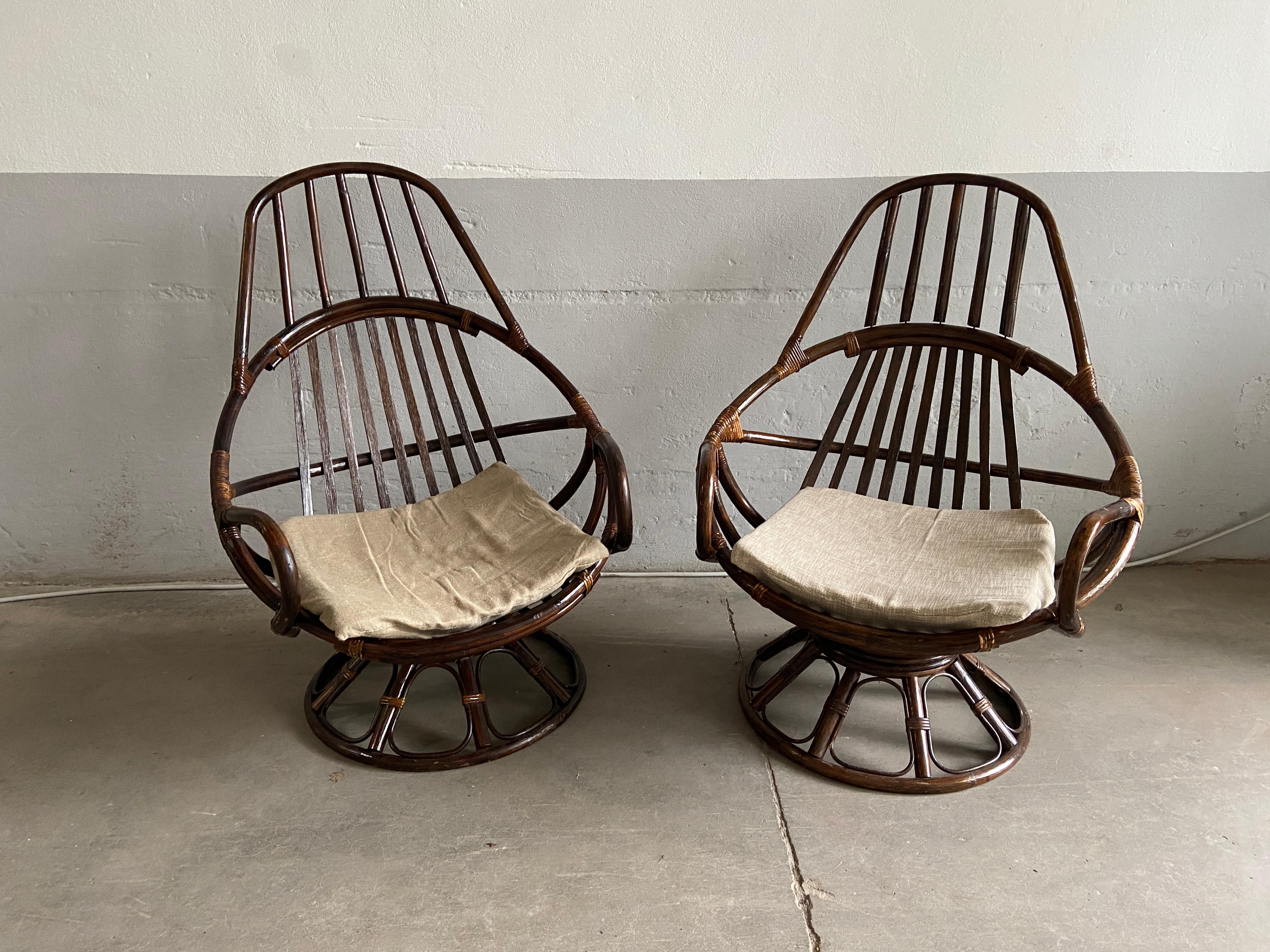 Mid-Century Modern Italian pair of bamboo lounge armchairs in the style of Bonacina with original cushions from 1970s.