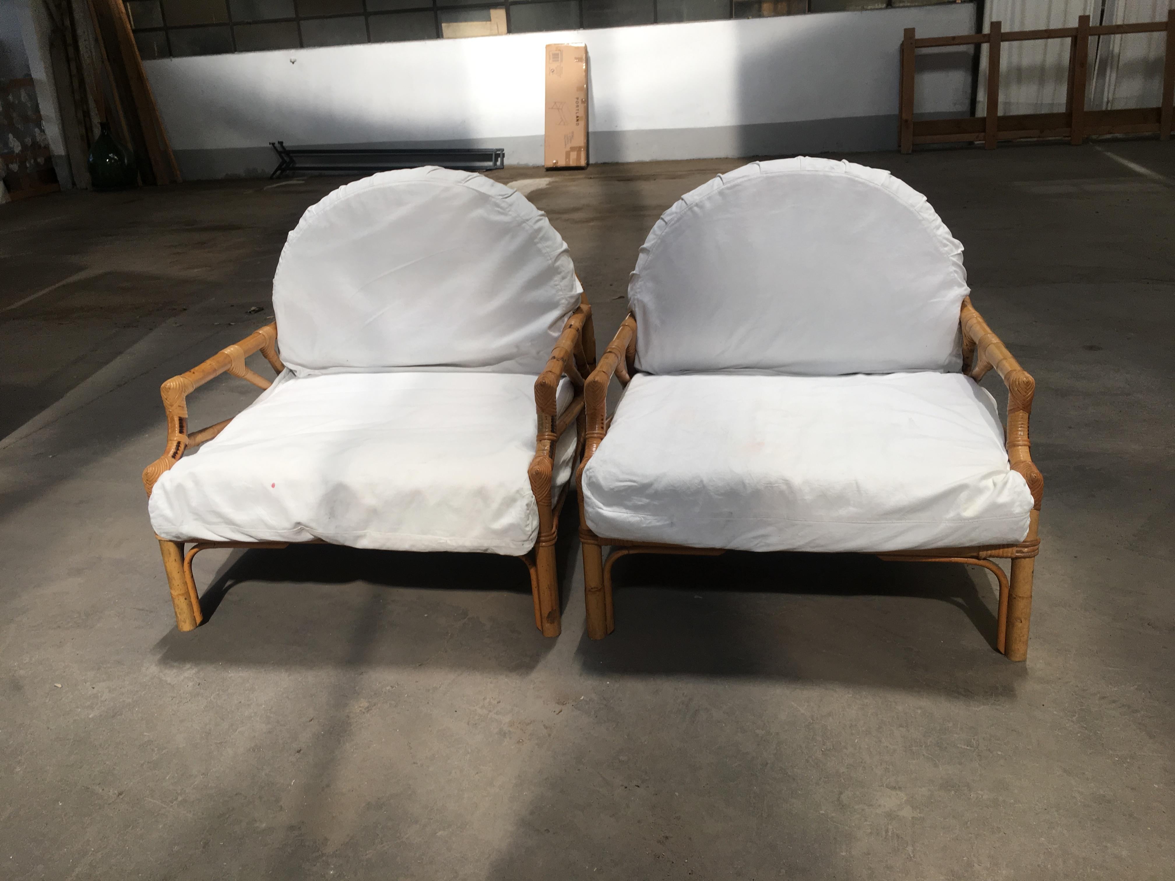 Mid-Century Modern Italian Pair of Bamboo Armchairs with its White Cushions 1