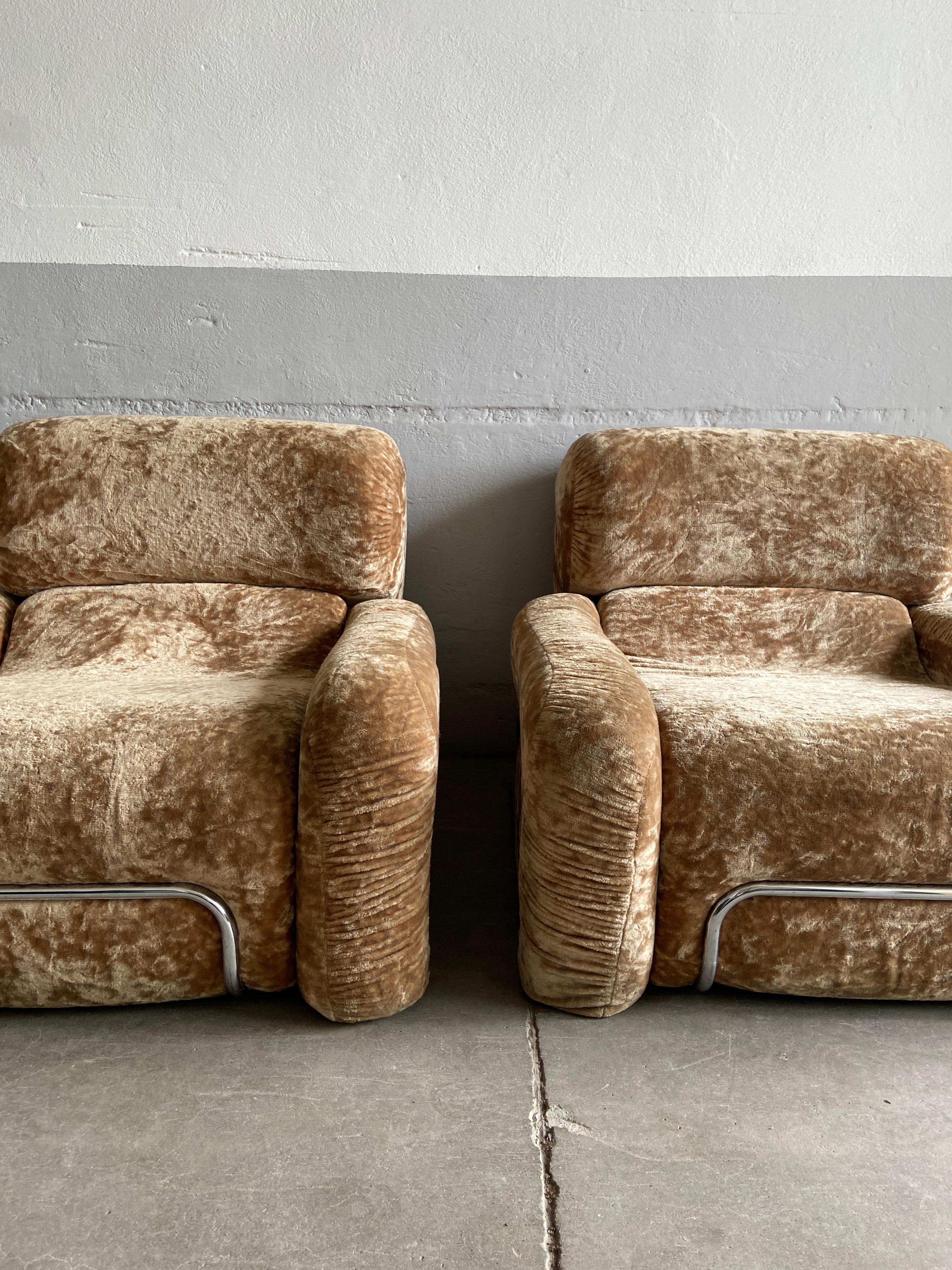 Modernes italienisches Paar Sessel aus Chrom und Chenille aus der Mitte des Jahrhunderts, 1970er Jahre im Zustand „Gut“ im Angebot in Prato, IT