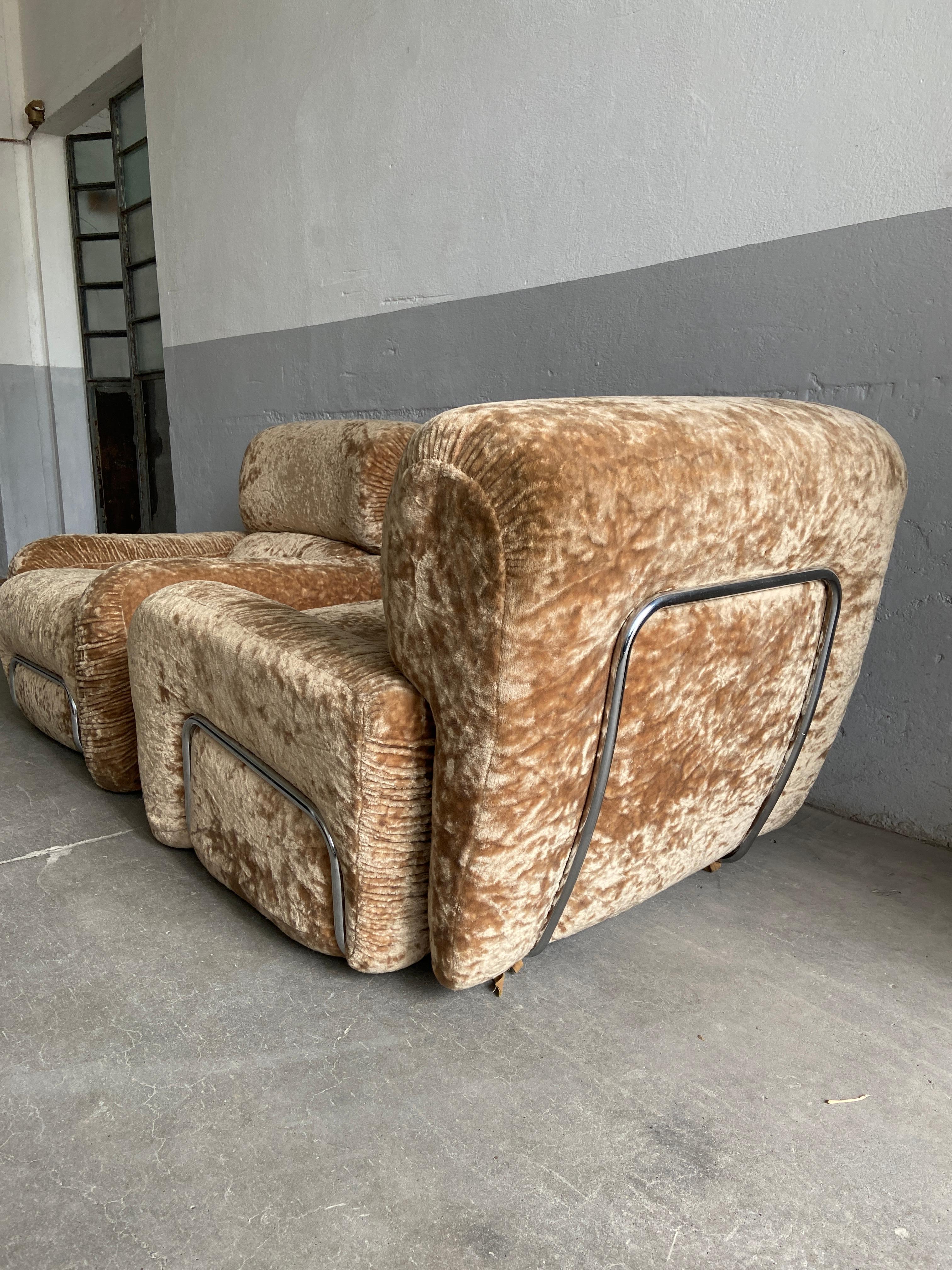 Modernes italienisches Paar Sessel aus Chrom und Chenille aus der Mitte des Jahrhunderts, 1970er Jahre im Angebot 1
