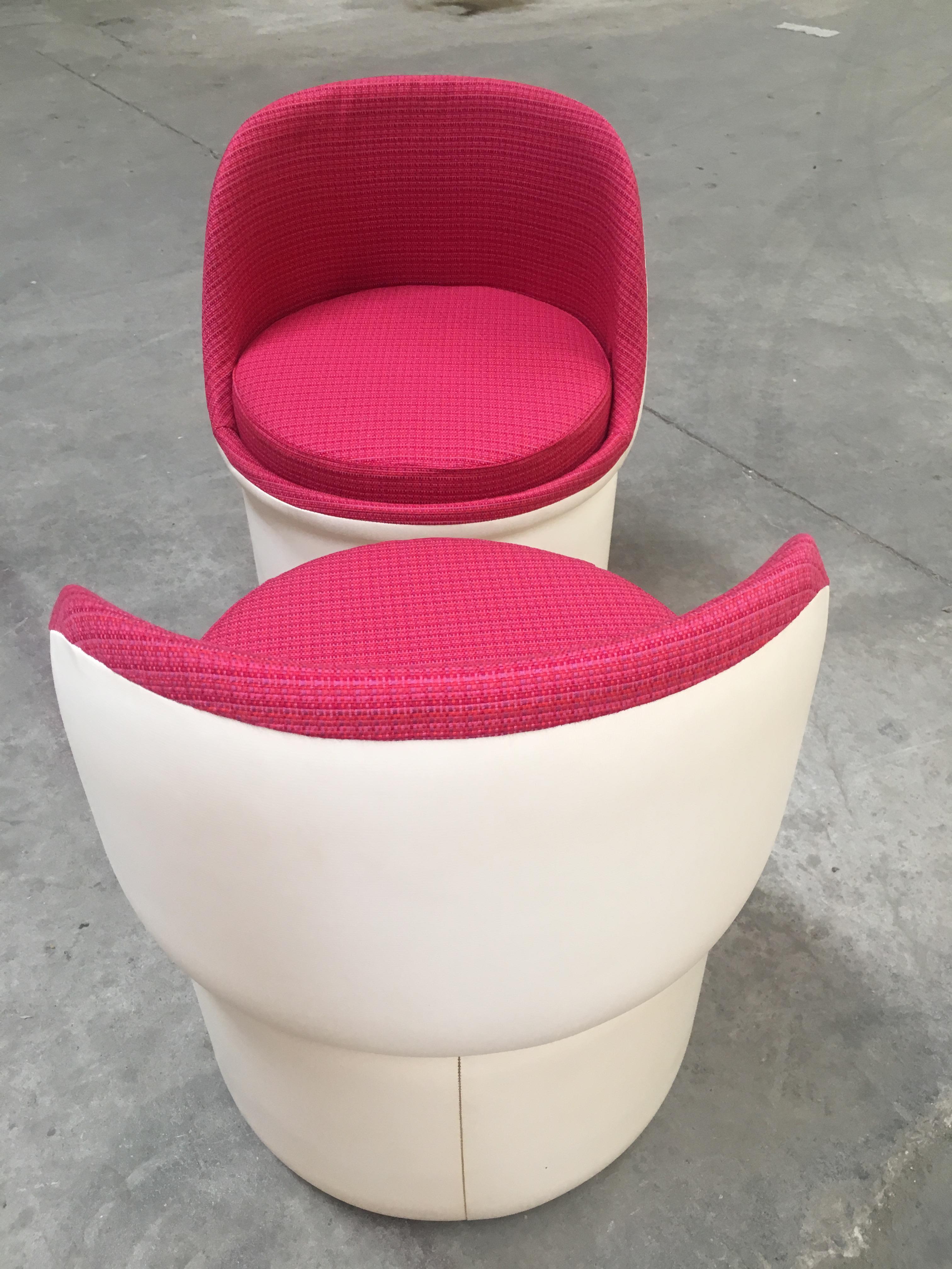 Modernes italienisches Paar Sessel aus Kunstleder und Stoff aus der Mitte des Jahrhunderts, 1970er Jahre im Angebot 3