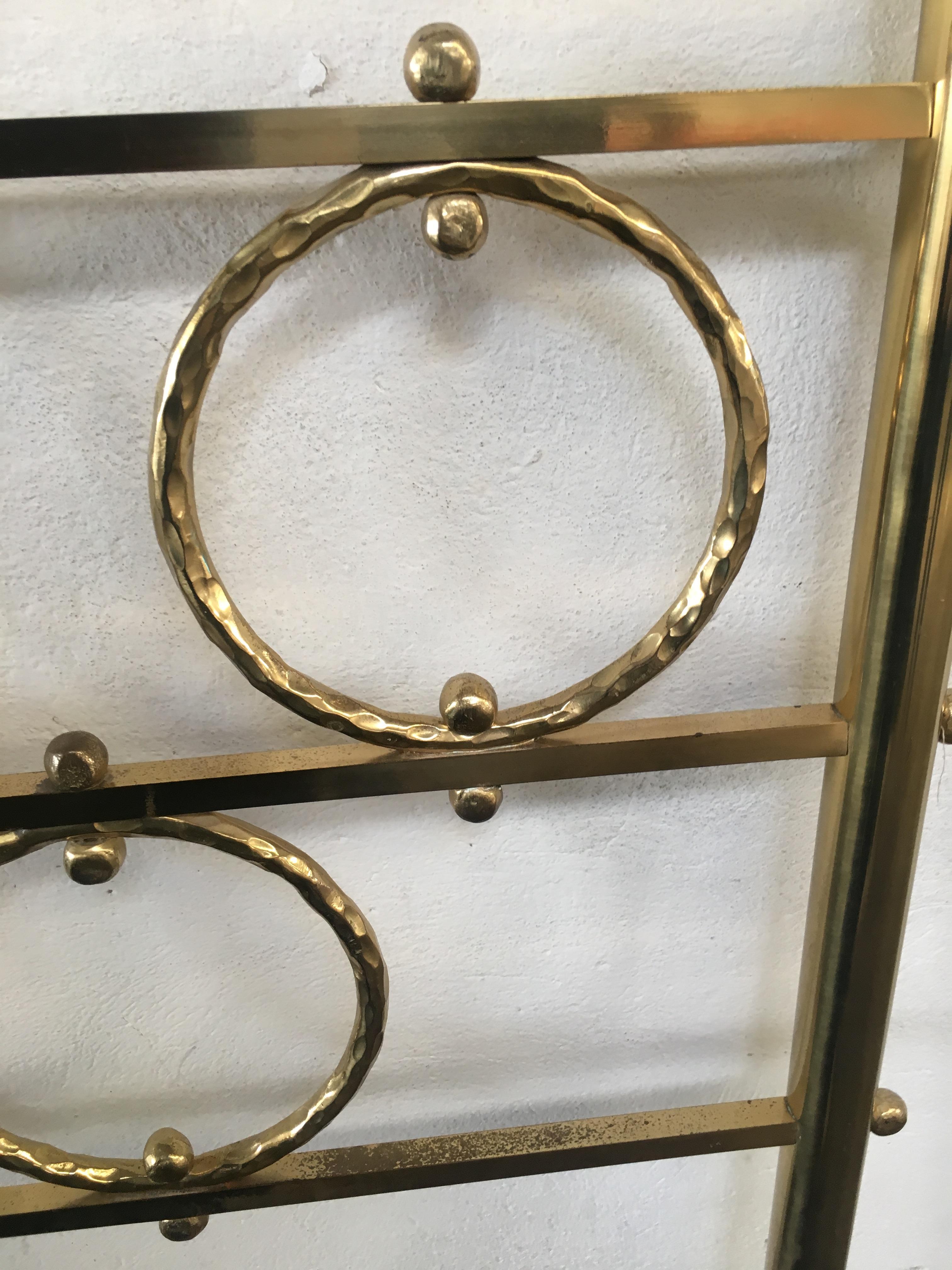 Paire de têtes de lit simples en laiton doré de style italien moderne du milieu du siècle dernier par O. Borsani en vente 6