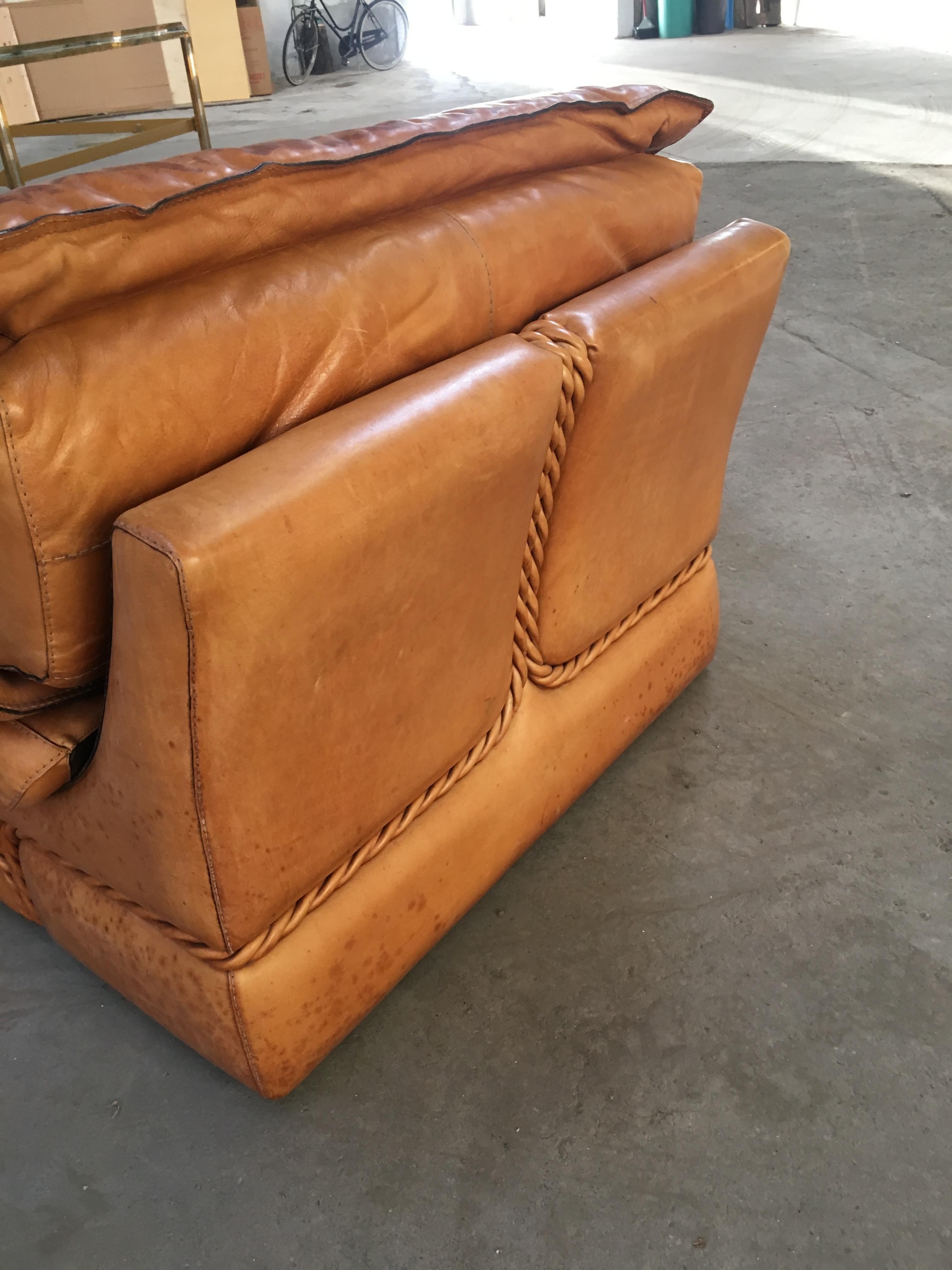 Mid-Century Modern Italian Pair of Leather Armchairs by Mobilificio Colombo For Sale 8