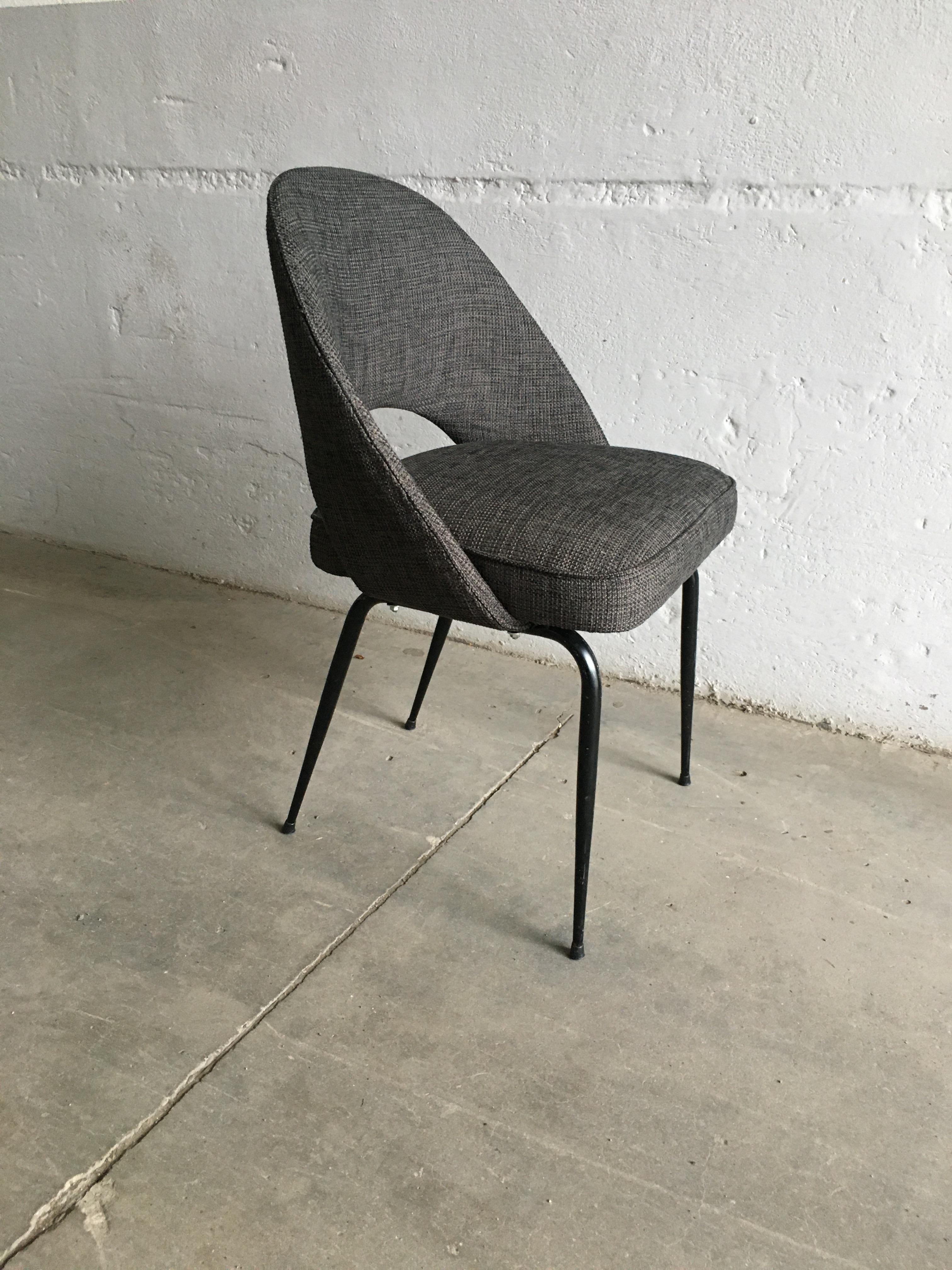 Mid-Century Modern Italienisches Paar gepolsterter Stühle, 1960er Jahre (Stoff) im Angebot