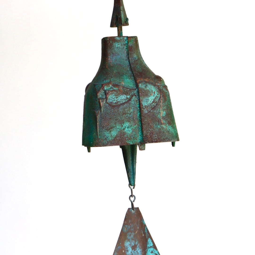 Large size patinated bronze wind-bell sculpture by Paolo Soleri (Italy, later America; 1919-2014). This is a beautiful, substantial Mid Century modern wind chime bell, original kite, with visually striking verdigris patina. Incredible to add to a