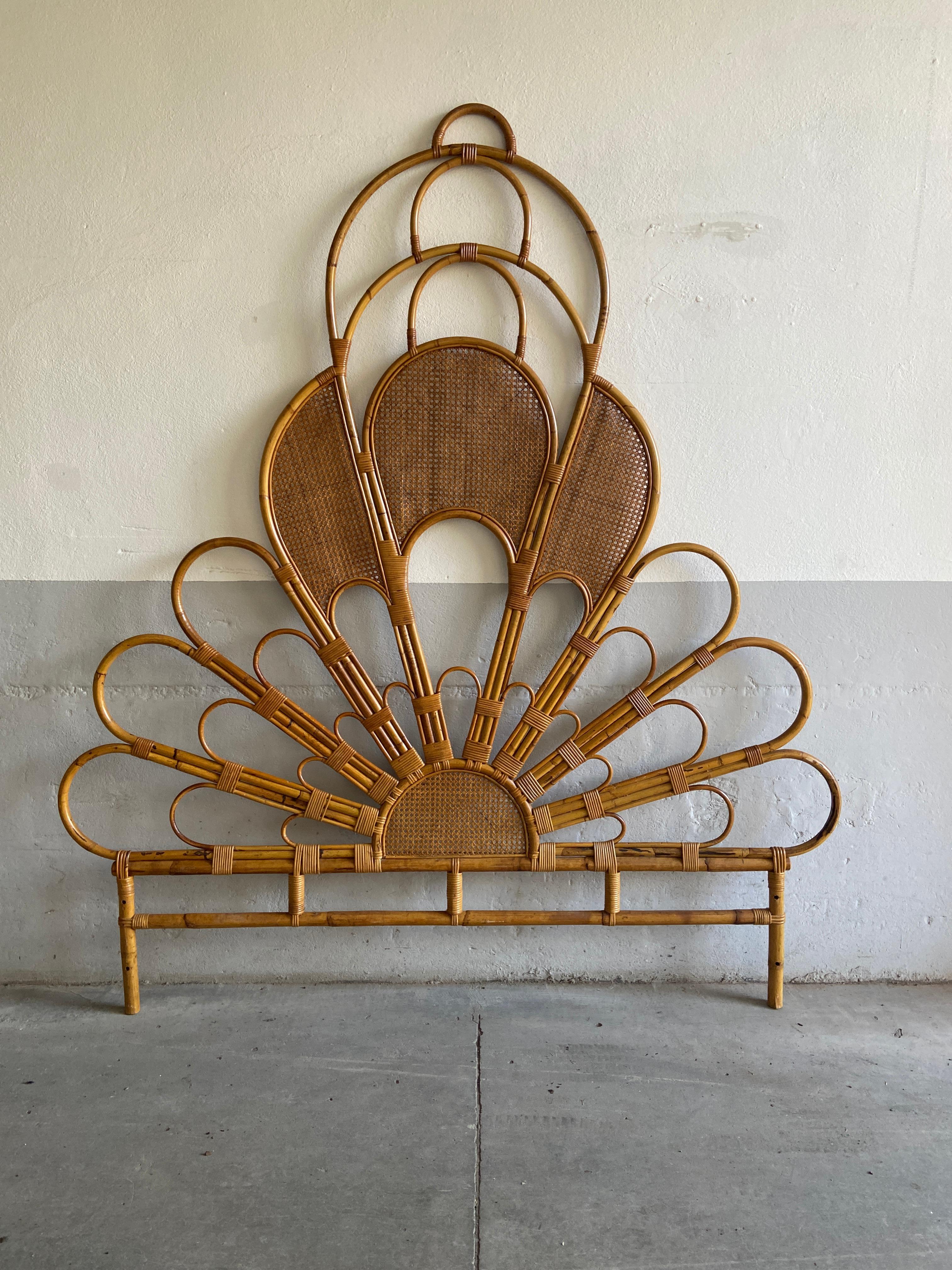 Mid-Century Modern Italian Peacock Queen Size Wicker and Bamboo Bed, 1970s 2