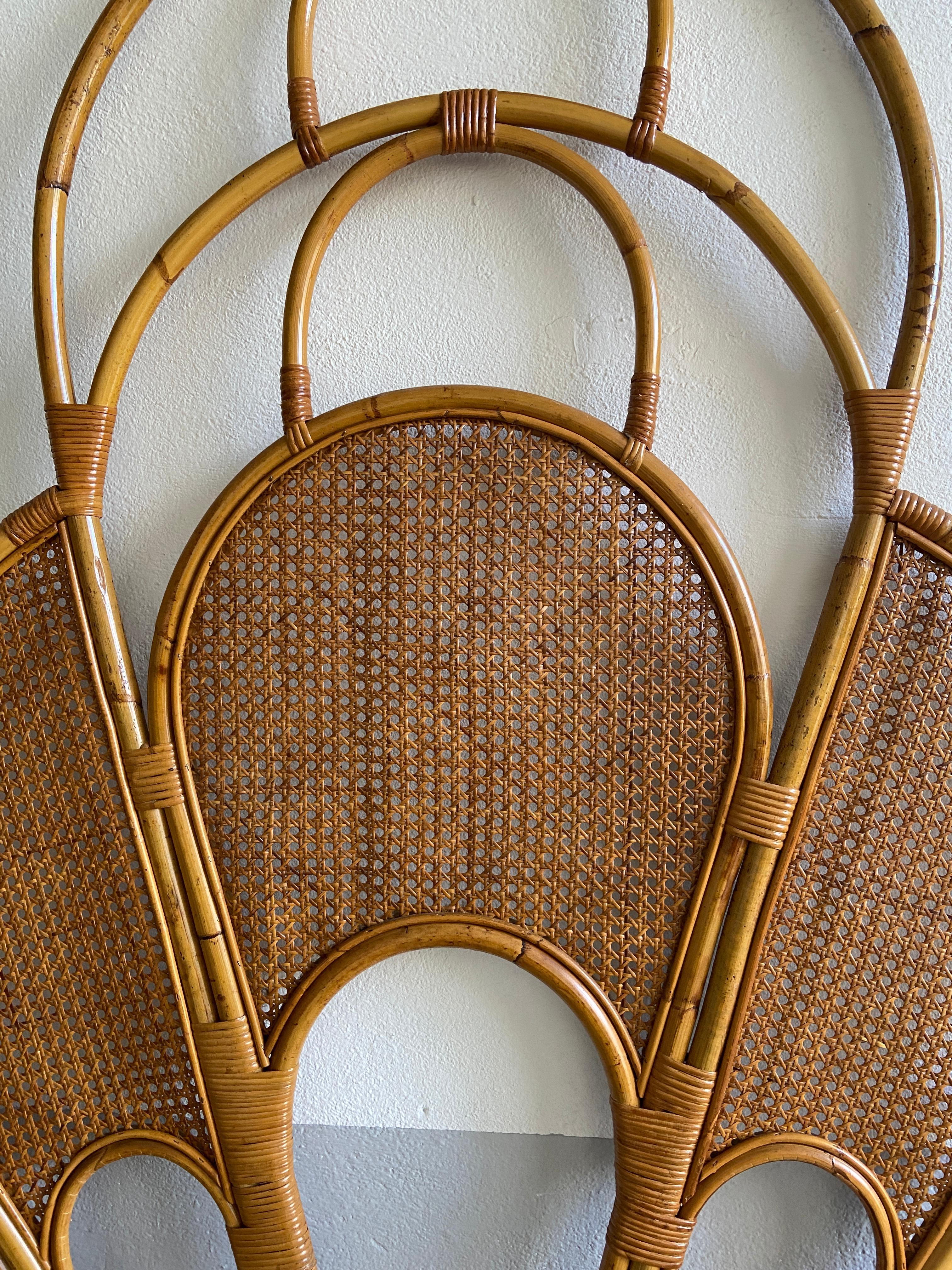 Mid-Century Modern Italian Peacock Queen Size Wicker and Bamboo Bed, 1970s 4