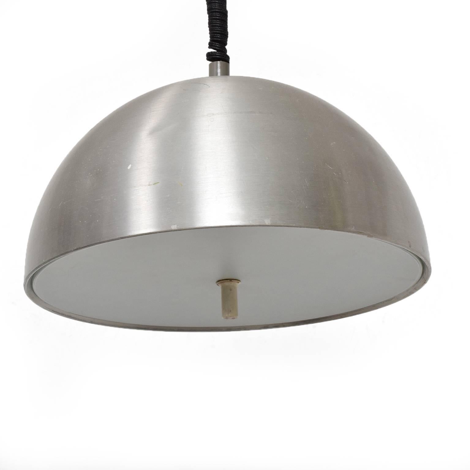 For your consideration, a Mid-Century Modern Italian pendant light aluminum adjustable, 
Italy, circa the late 1960s. Unmarked. 
Dimensions: 29