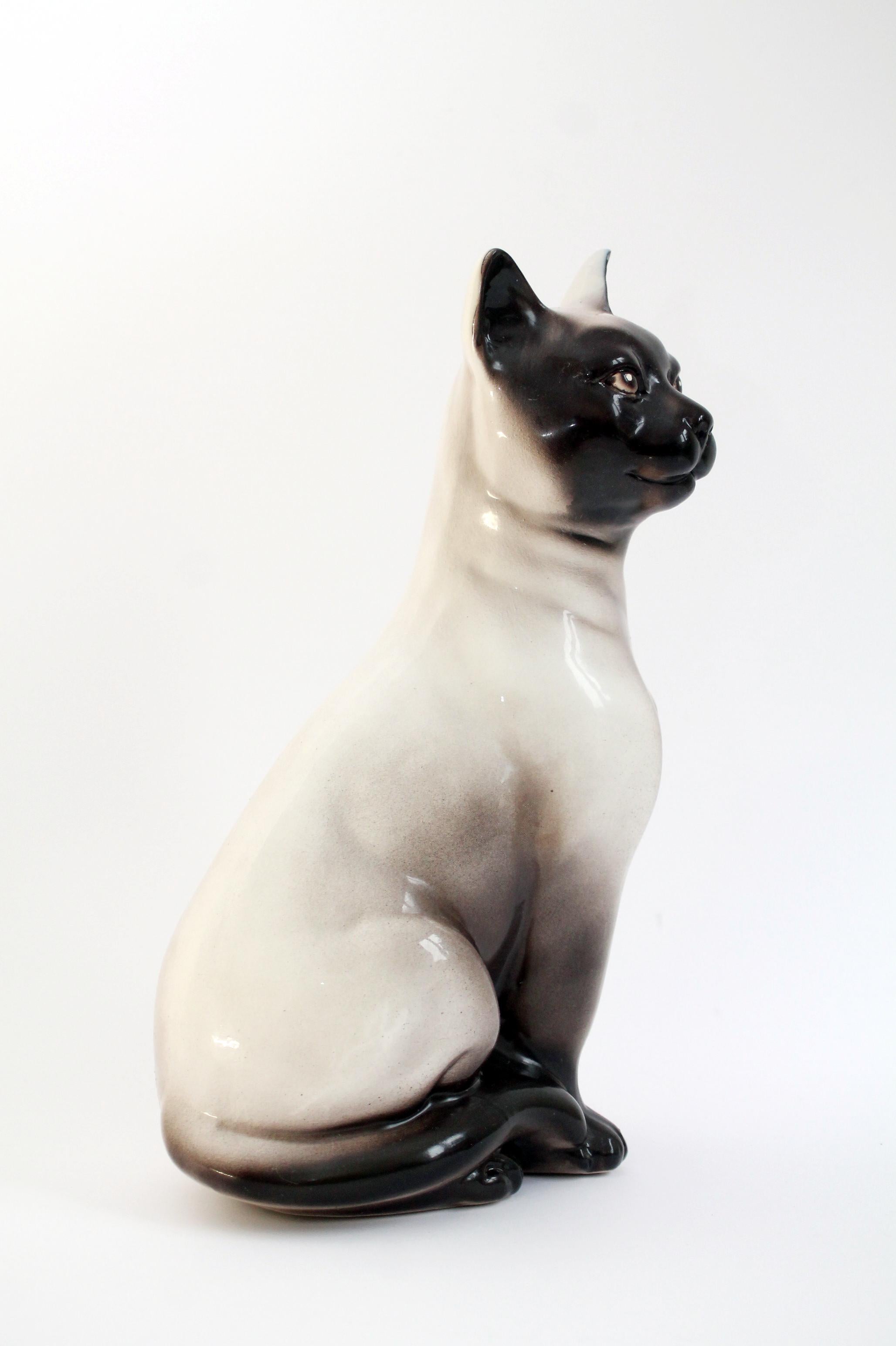 Mid-century modern Italian Porcelain Siamese cat (31x18x14cm) Cool retro decor! In Excellent Condition For Sale In Firenze, FI