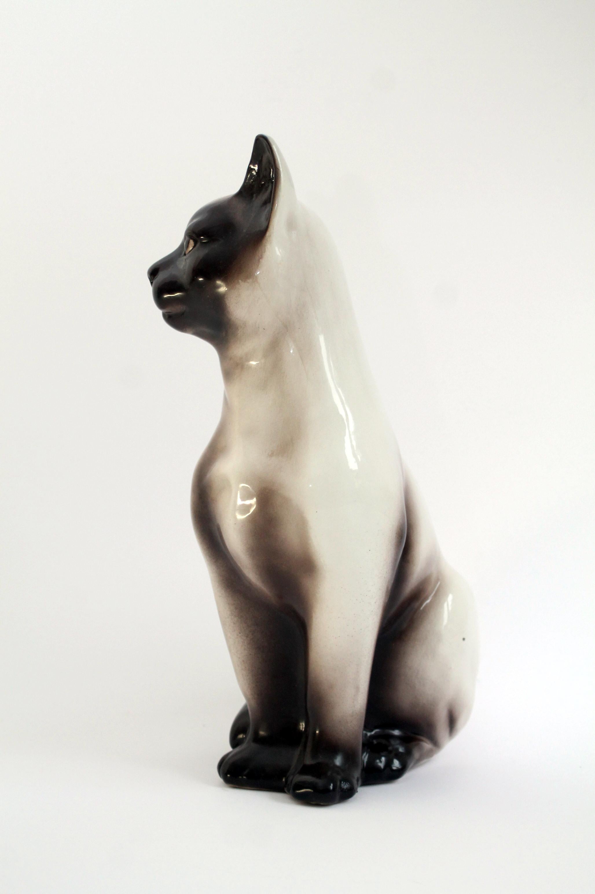 Mid-century modern Italian Porcelain Siamese cat (31x18x14cm) Cool retro decor! For Sale 1