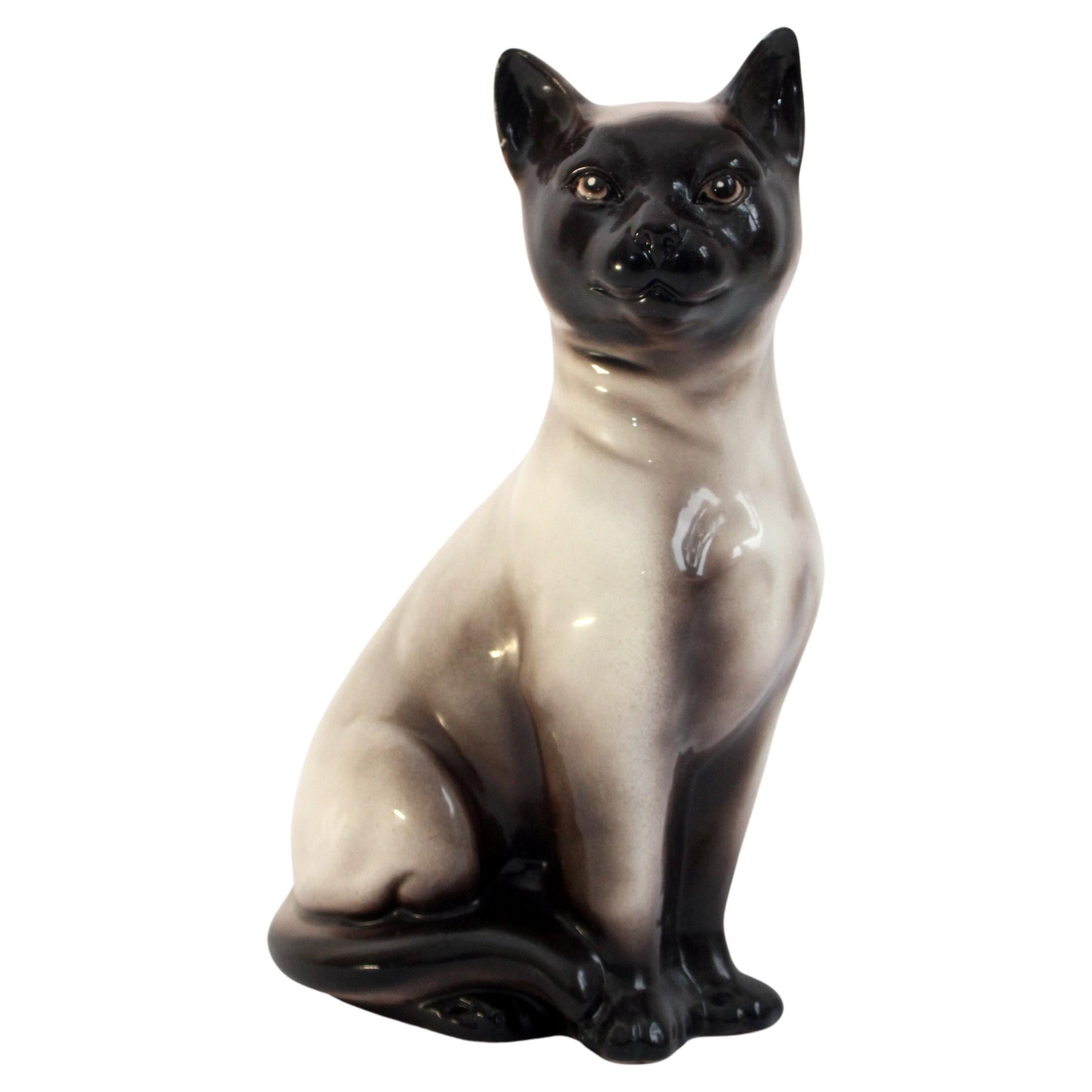 Mid-century modern Italian Porcelain Siamese cat (31x18x14cm) Cool retro decor! For Sale