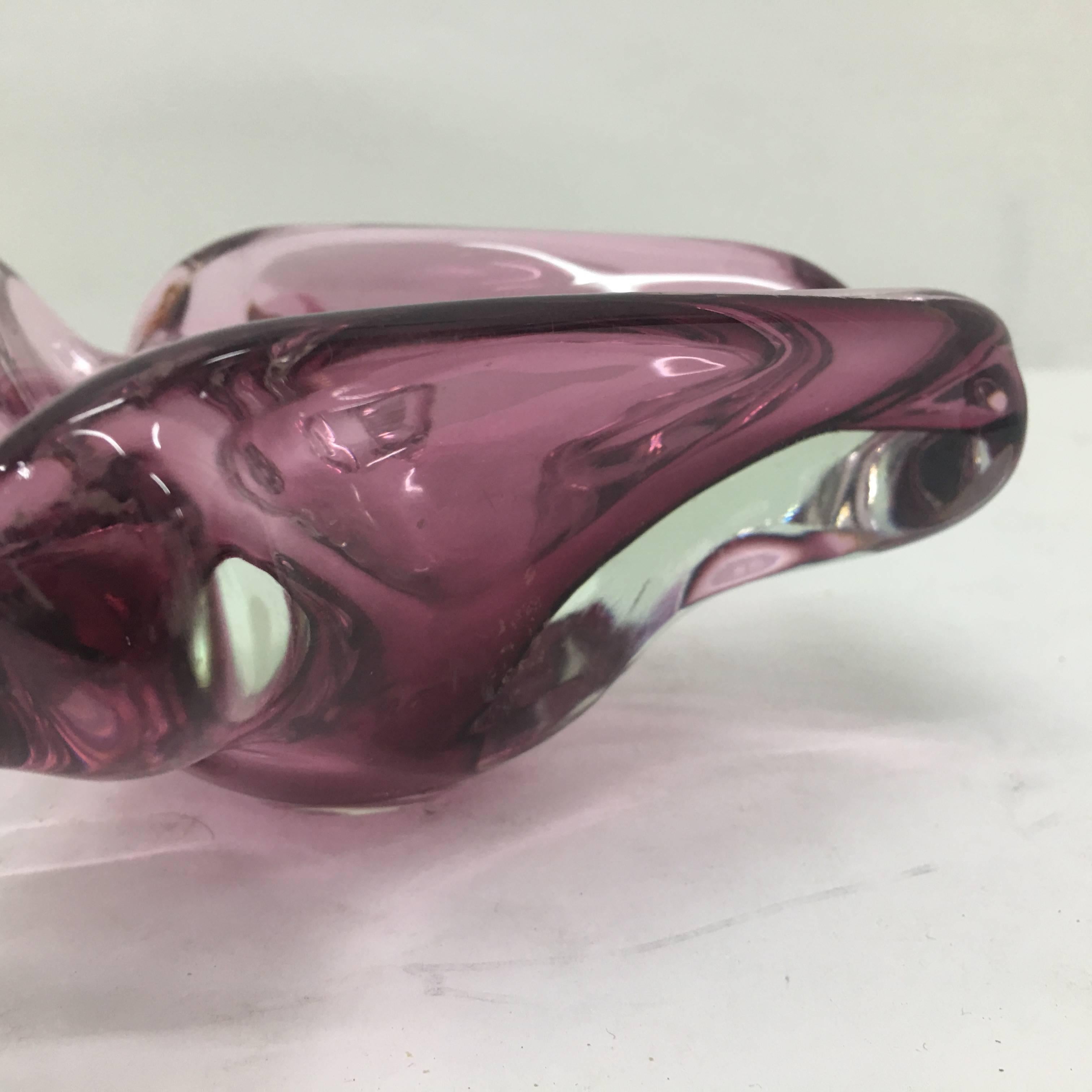 Hand-Crafted 1970s Seguso Mid-Century Modern Purple Murano GlassItalian Triangular Ashtray For Sale