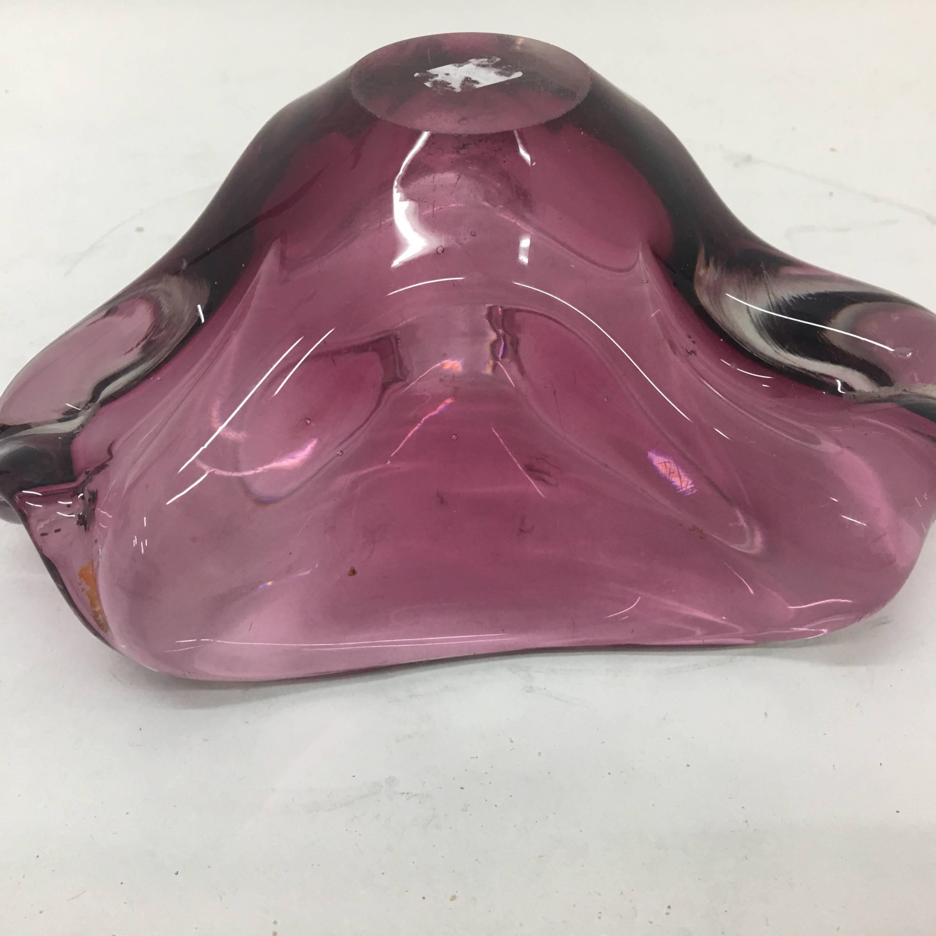 Late 20th Century 1970s Seguso Mid-Century Modern Purple Murano GlassItalian Triangular Ashtray For Sale