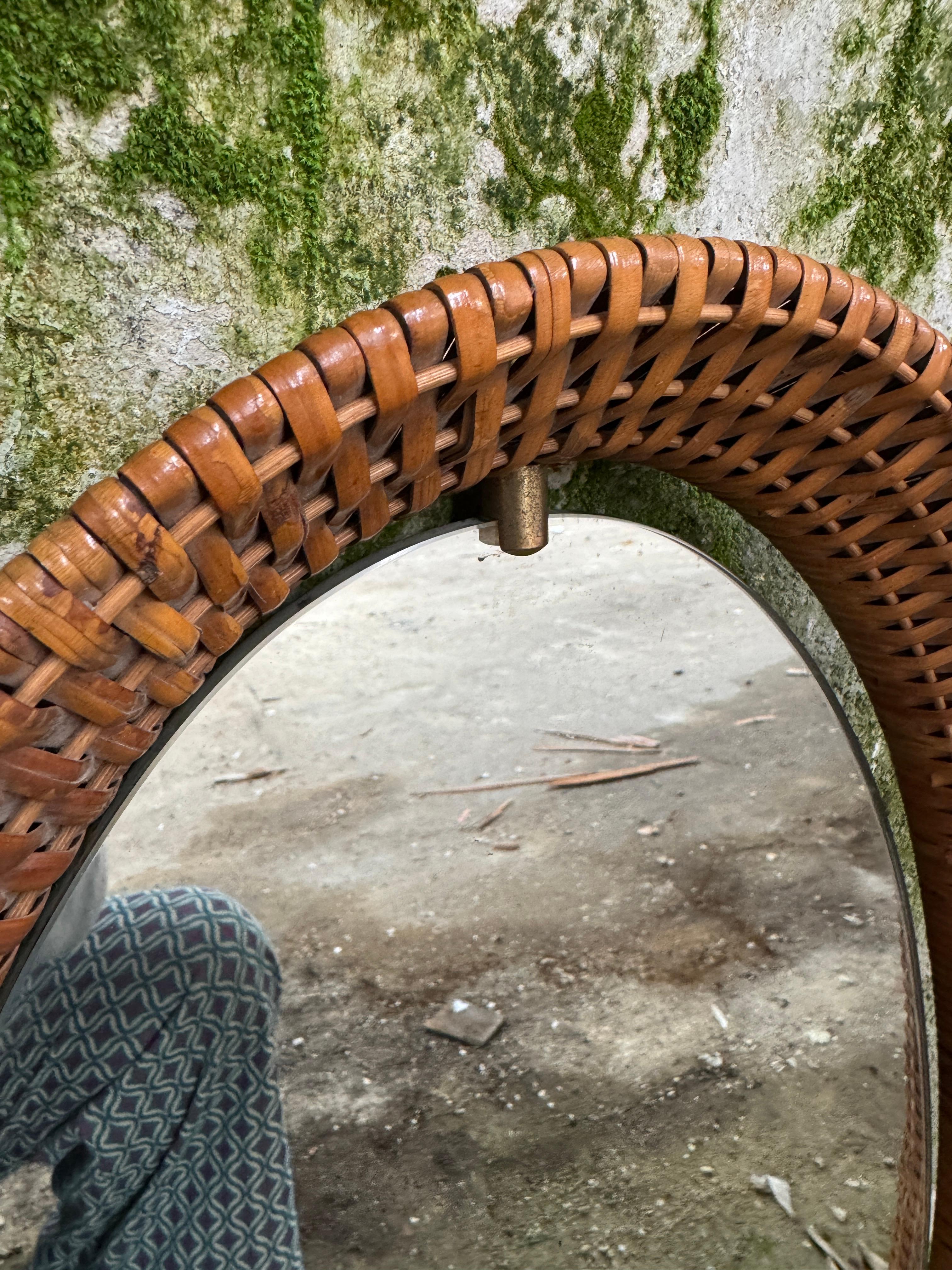 Mid-Century Modern Italian Rattan Wall Mirror with Brass Details. 1960s For Sale 7