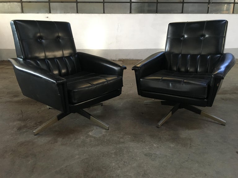 Mid-Century Modern Italian Revolving Office Black Faux Leather Armchairs, 1960s In Good Condition For Sale In Prato, IT