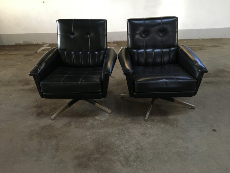 Mid-Century Modern Italian Revolving Office Black Faux Leather Armchairs, 1960s For Sale 3