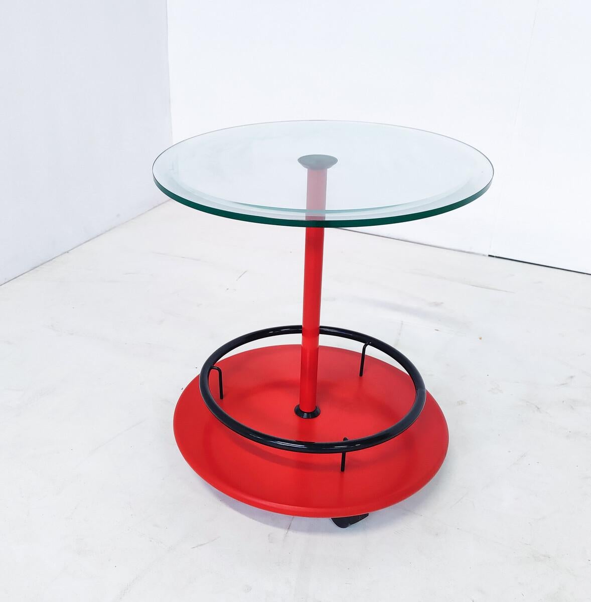 Mid-Century Modern Italian Rolling Side Table, Metal and Glass In Good Condition For Sale In Brussels, BE
