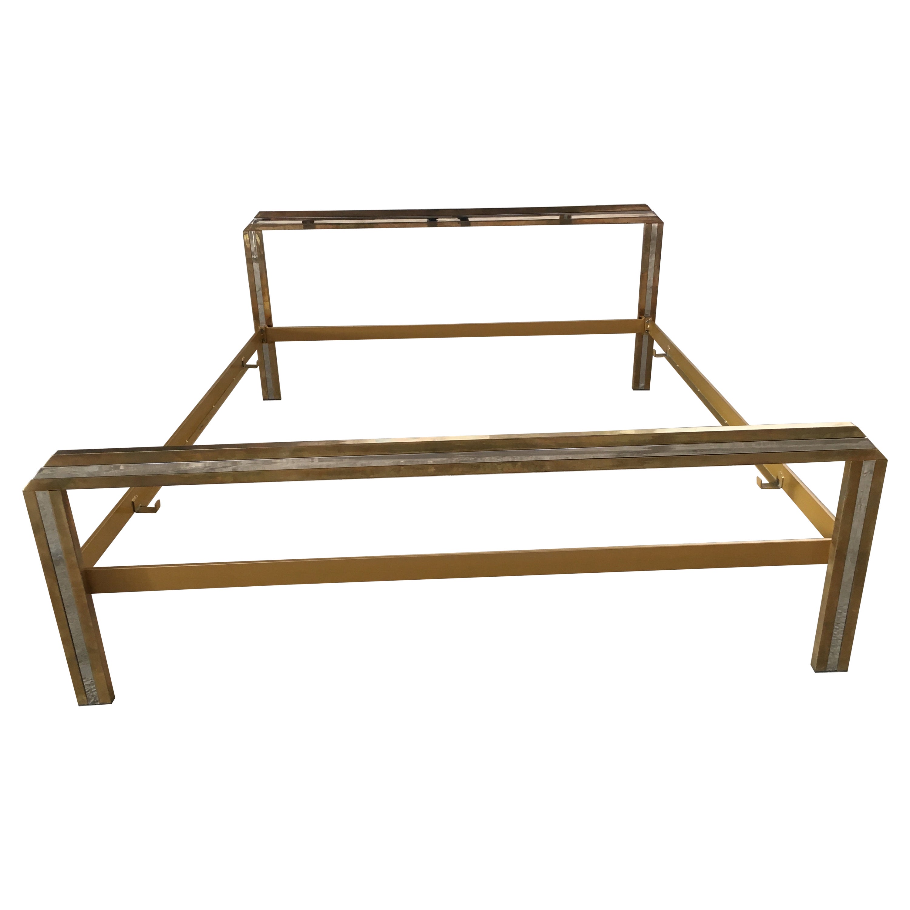 Letto matrimoniale Romeo Rega in ottone e cromo, anni '70, stile metà secolo moderno. in vendita