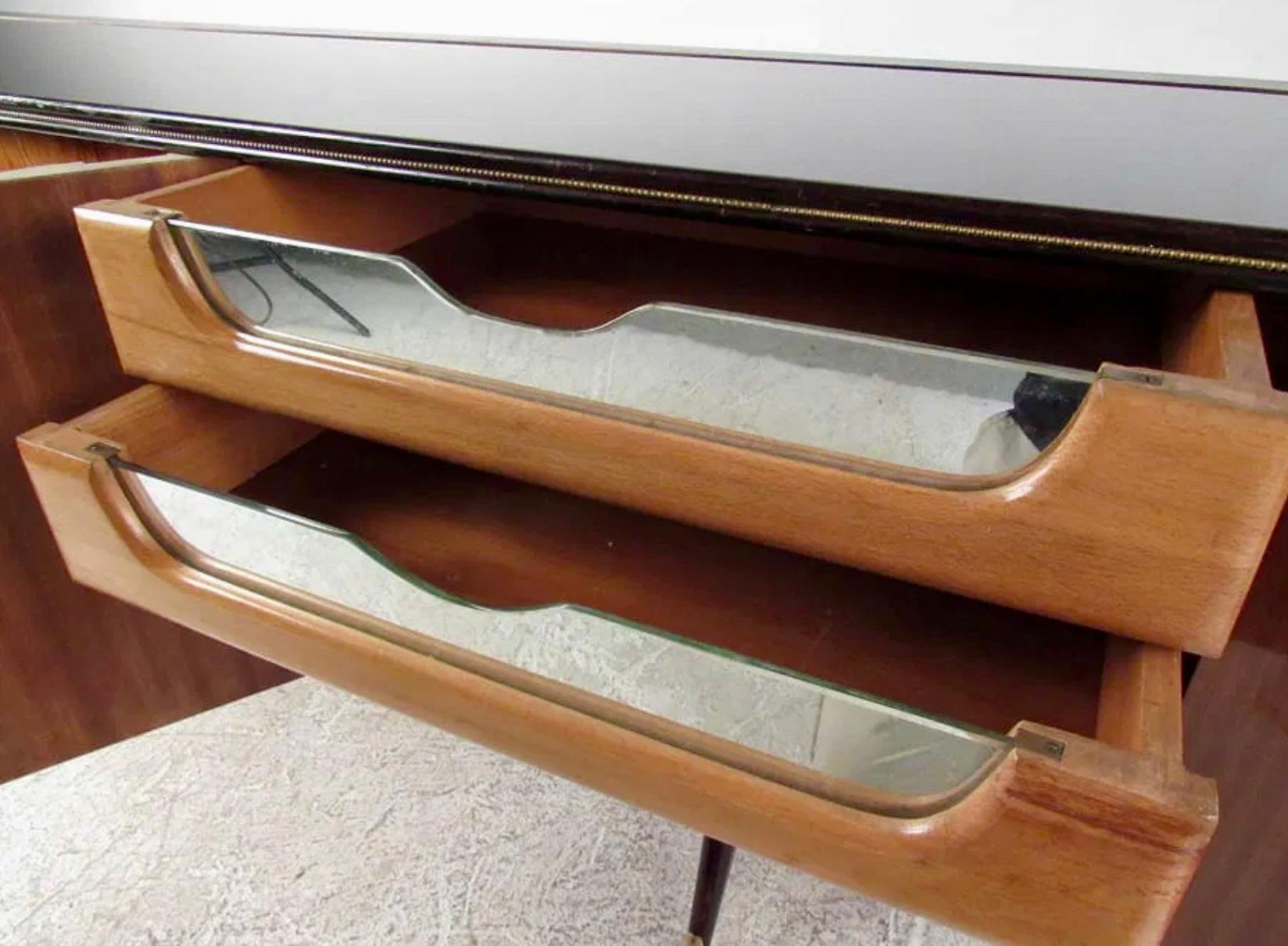Mid-Century Modern Italian Rosewood Sideboard For Sale 1