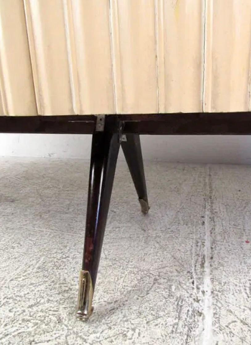 Mid-Century Modern Italian Rosewood Sideboard For Sale 3